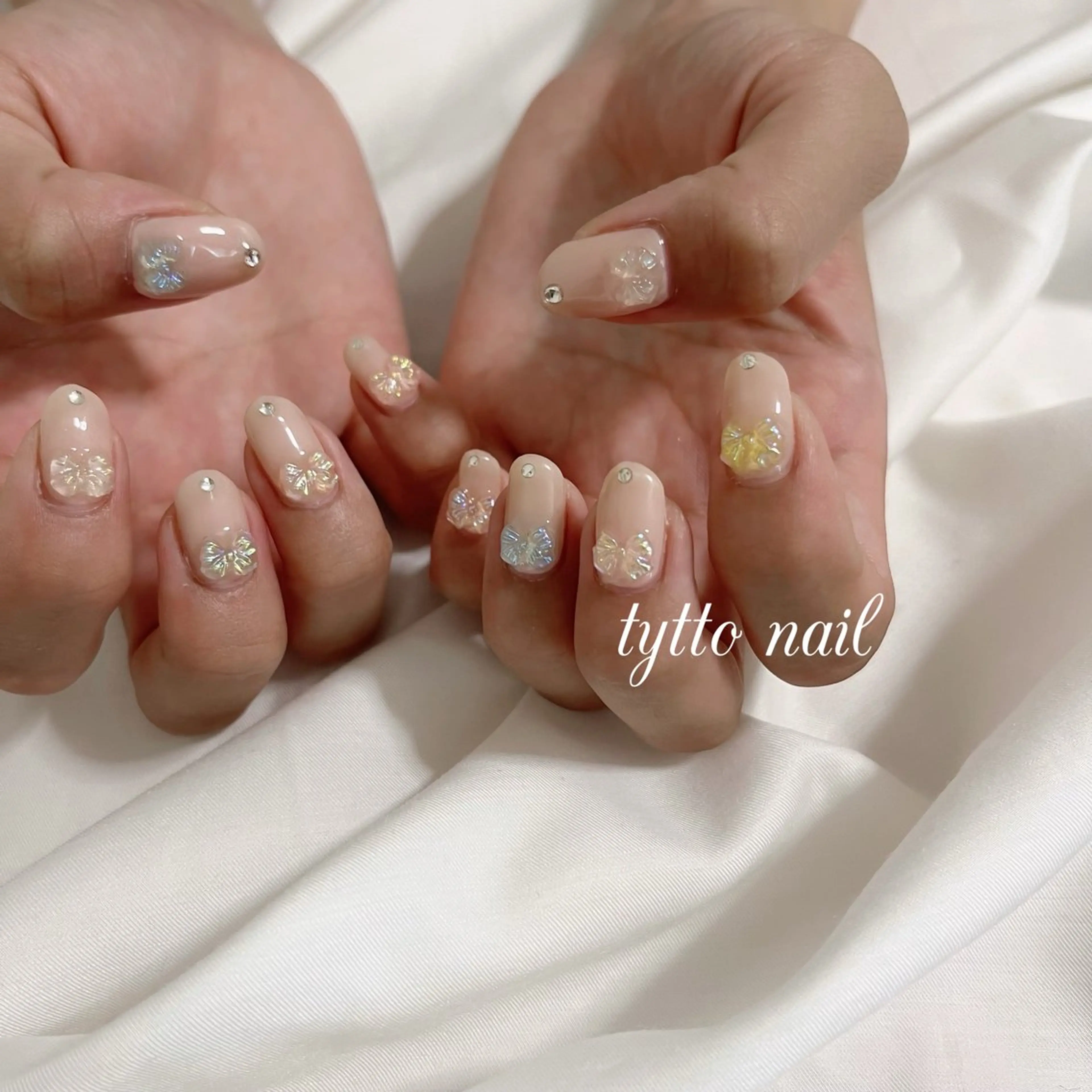 ネイル オーロラネイル 氷ネイル・うるうるネイル キラキラネイル 韓国ネイル ワンカラーネイル ハンドネイル tytto nail ❤︎‪‪eri‪‪のネイルデザイン