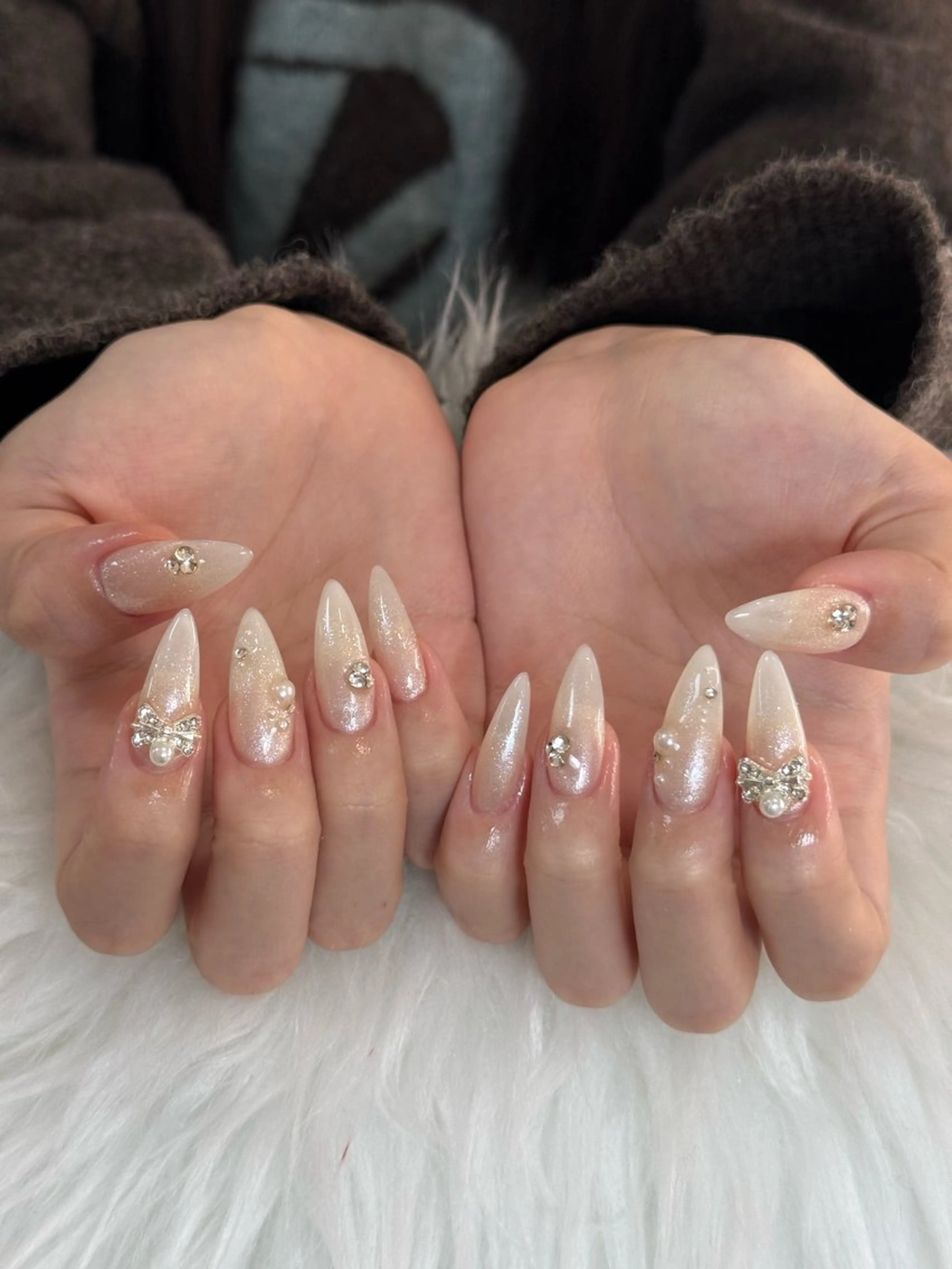 ネイル オーロラネイル ボルドー ブラウン 氷ネイル・うるうるネイル キラキラネイル ハンドネイル Julli NailStudioのネイルデザイン