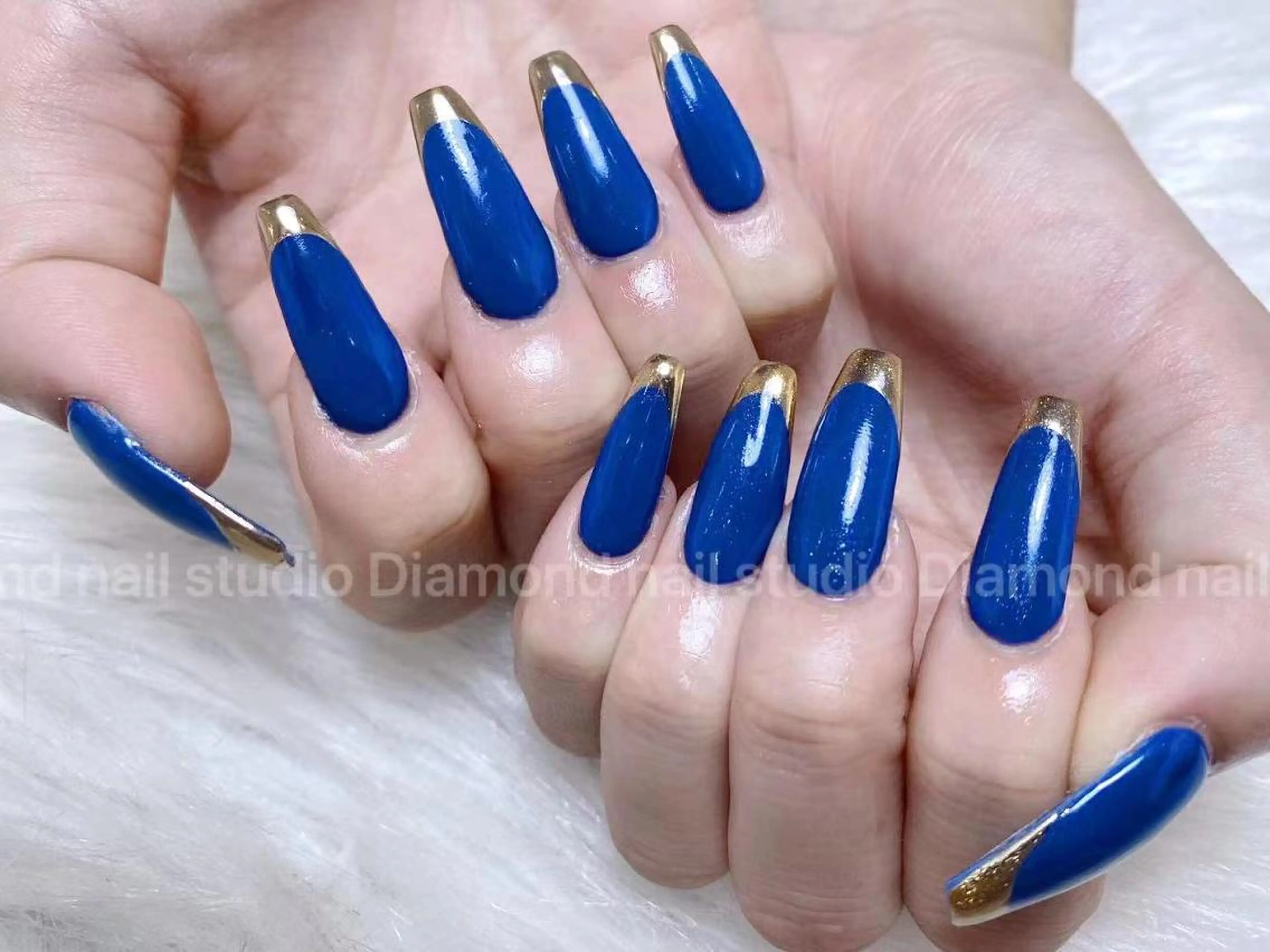 12月⭐️オフ無料⭐️🎀チップ+ジェル長さ出し【カラーフレンチ/カラーグラ/ミラーグラ】🎁パーツ２個プレゼンの写真