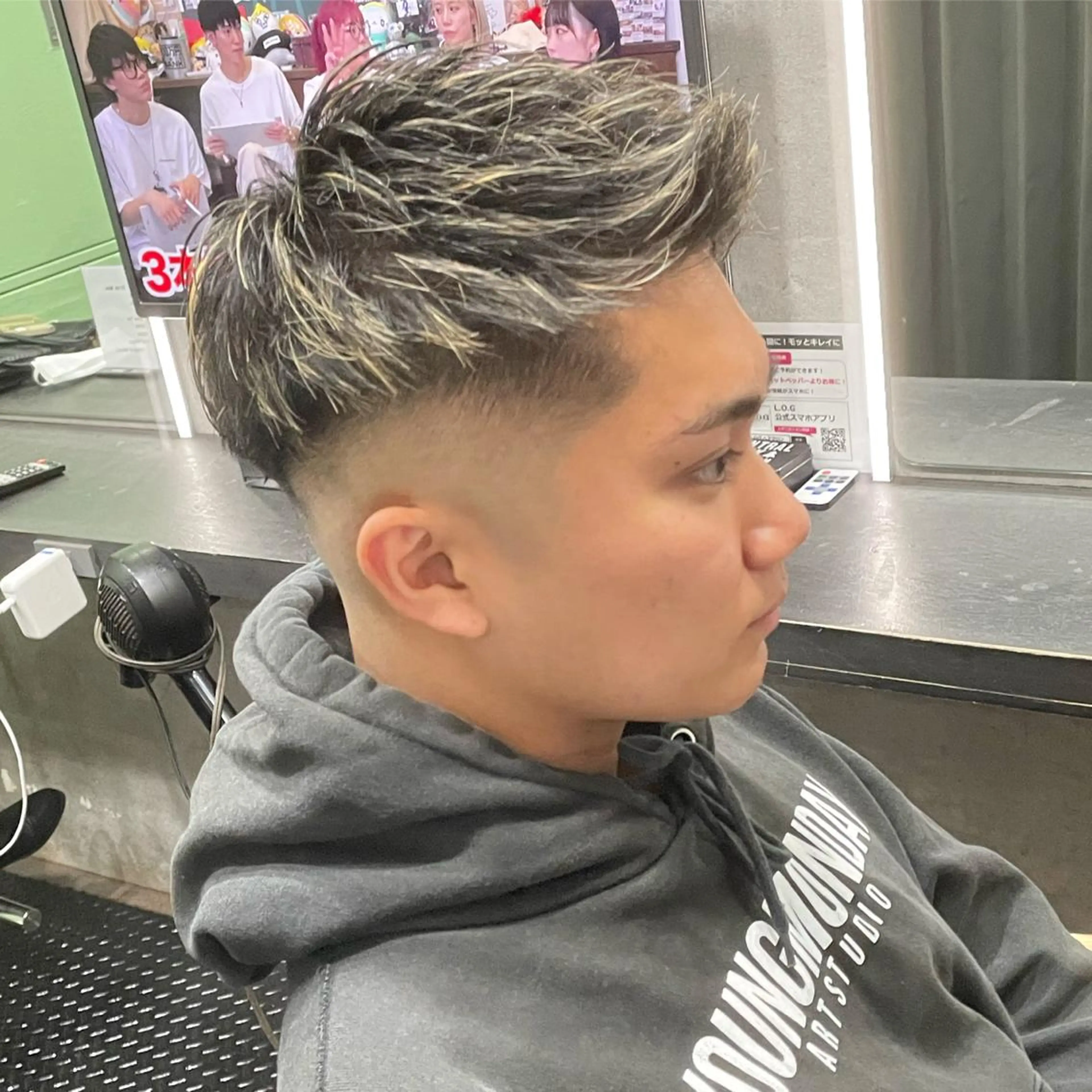 カラー メンズ Le'a所属・渋谷/フェード/ 國分 翔のヘアスタイル