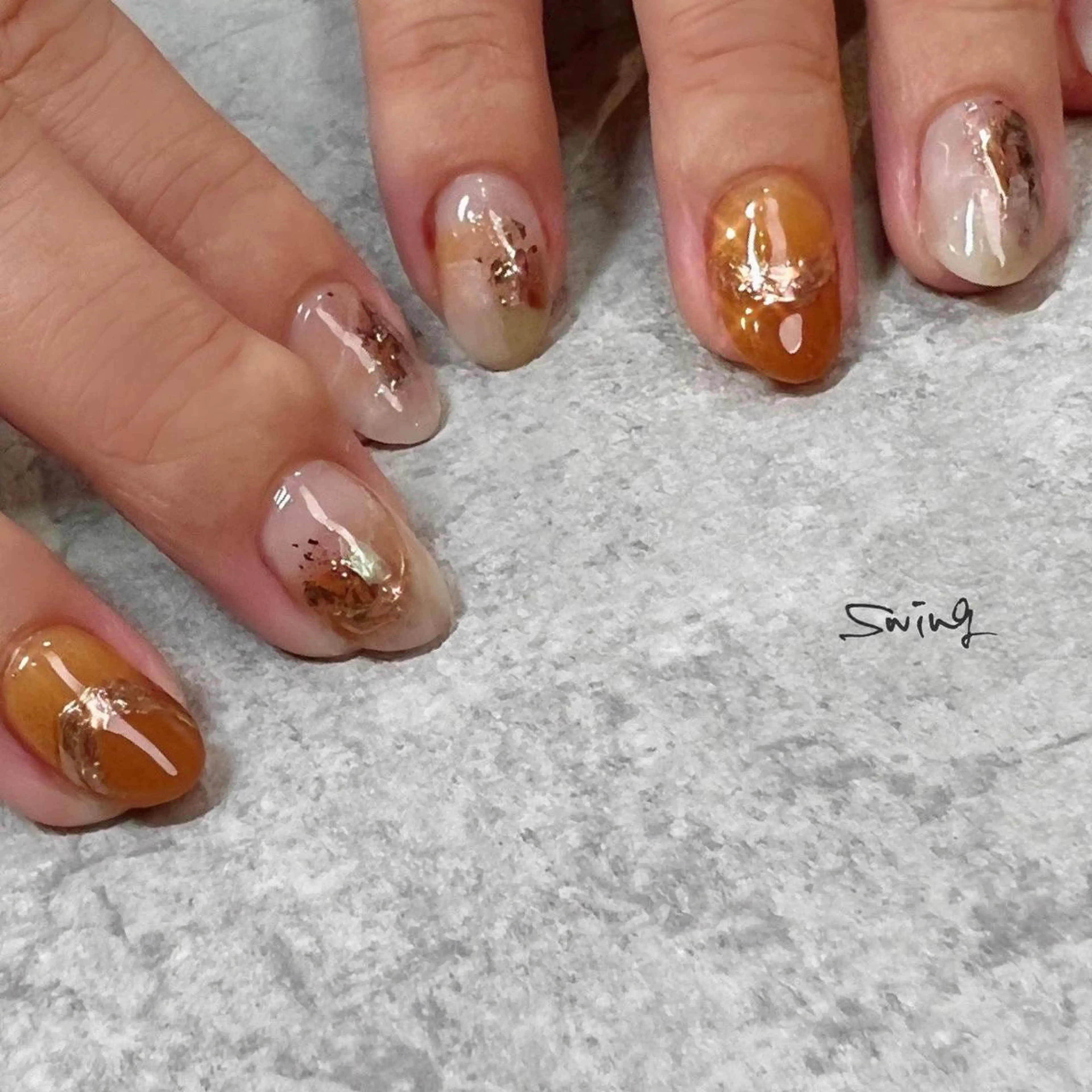 ネイル ブラウン ニュアンスネイル SWING Nail Salon所属・Yoshida Takakoのネイルデザイン