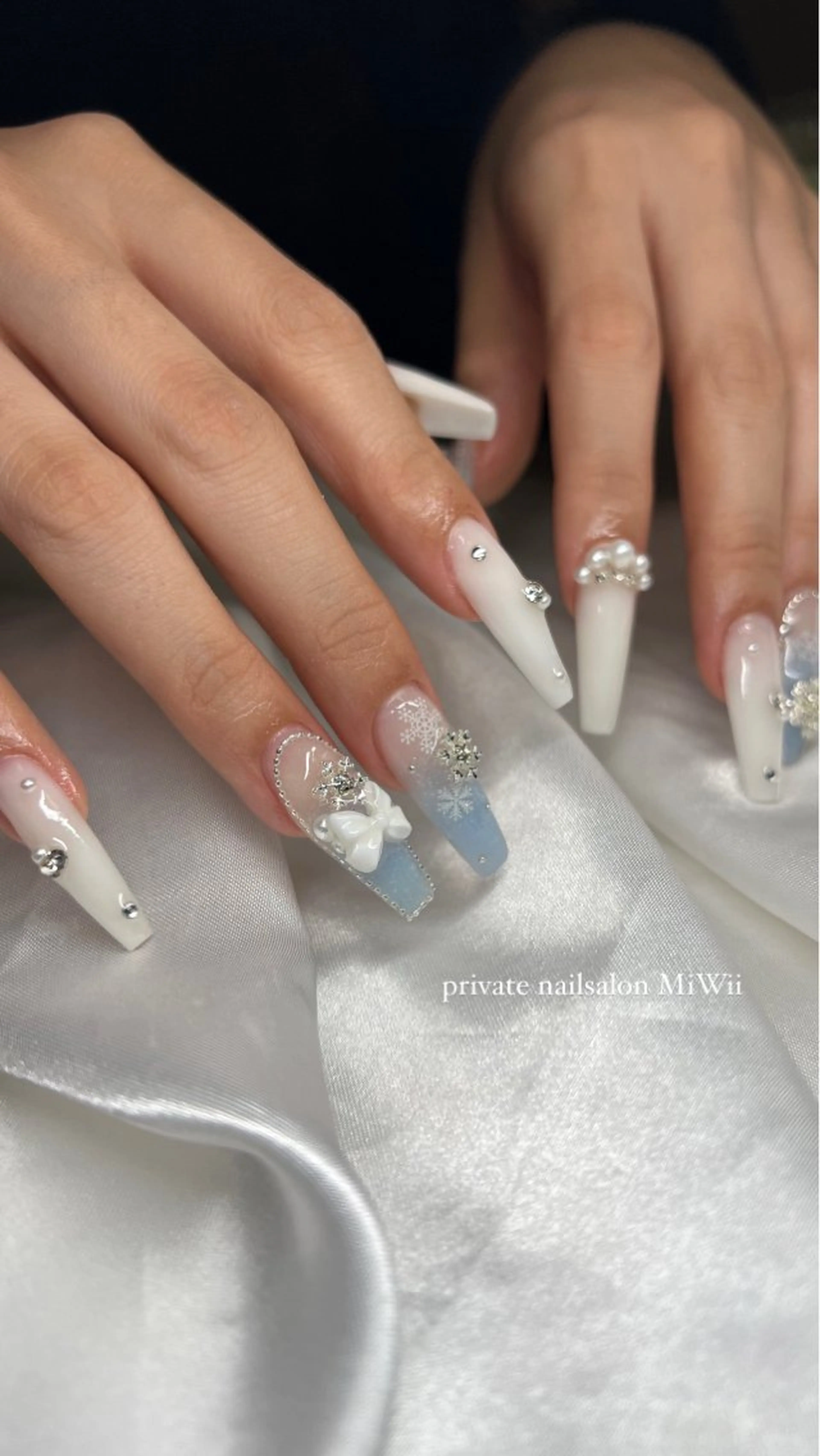 ネイル 𝐧𝐚𝐢𝐥 𝐌𝐢𝐖𝐢𝐢のネイルデザイン