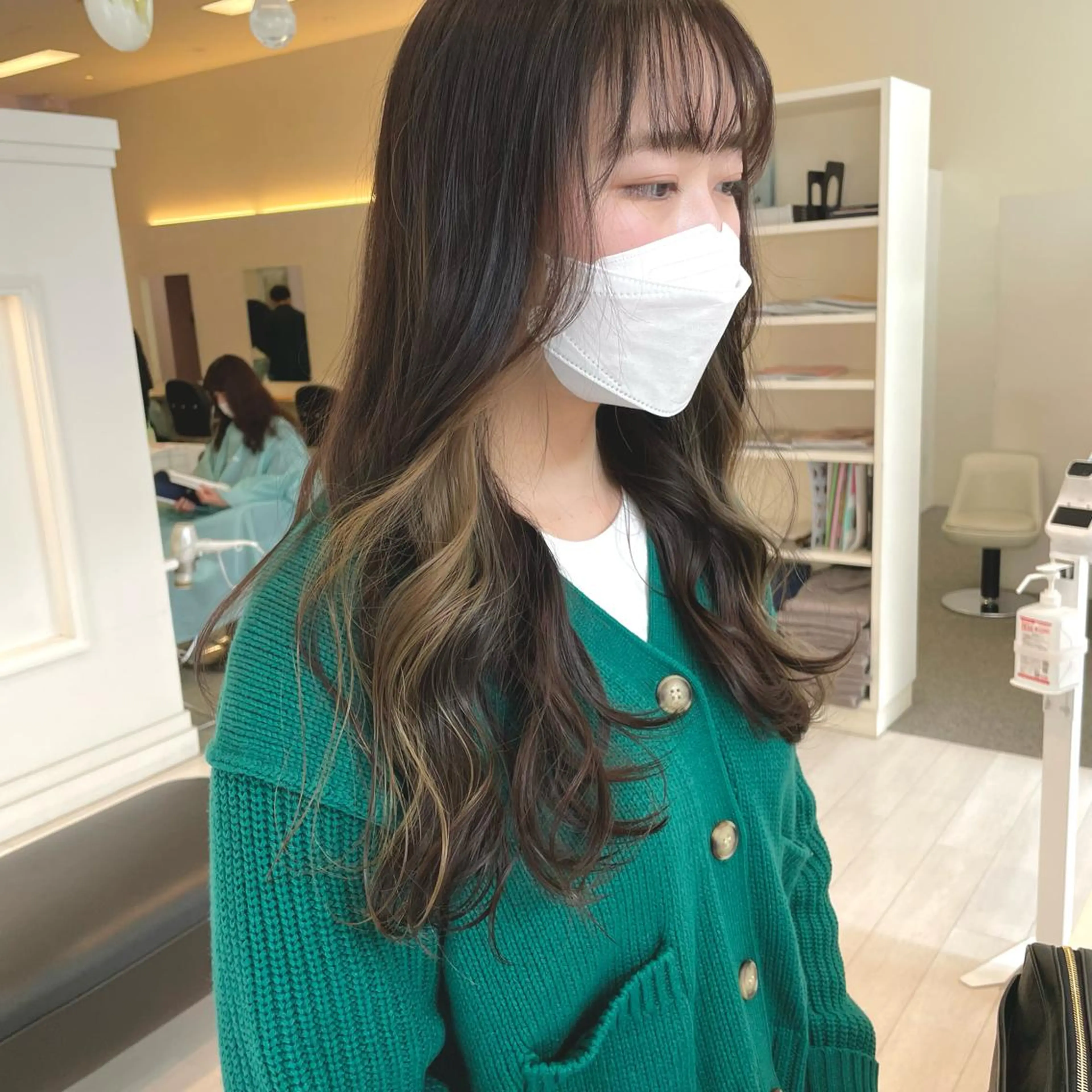 ロング カラー ヘアアレンジ ベージュカラー ブリーチ トリートメント GO TODAY  SHAiRE SALON岡山所属・Sana/ 耳ツボ/インナーのヘアスタイル