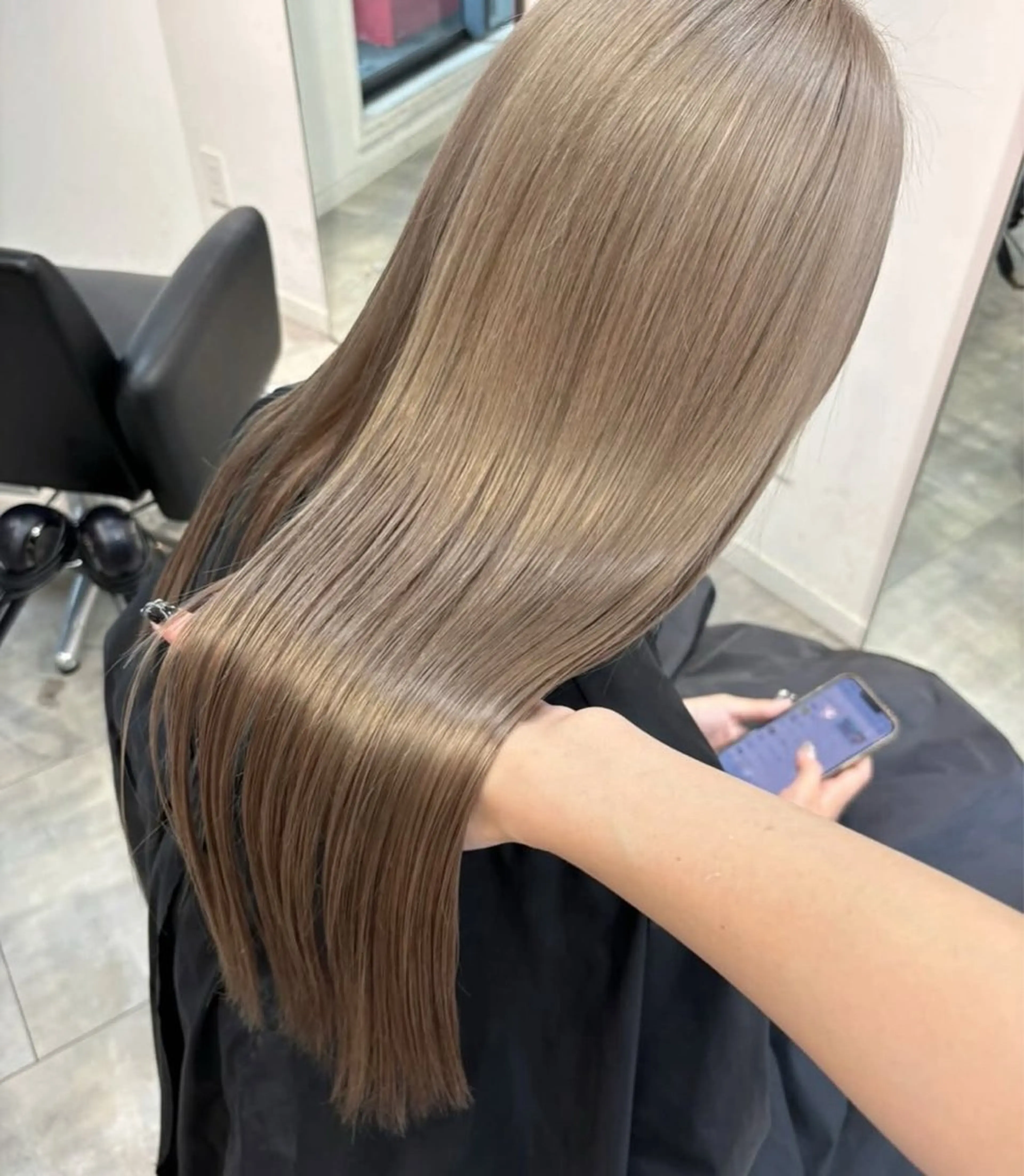 カラー ヘアカラー トリートメント PELE ハイトーン 児玉 大翔のヘアスタイル