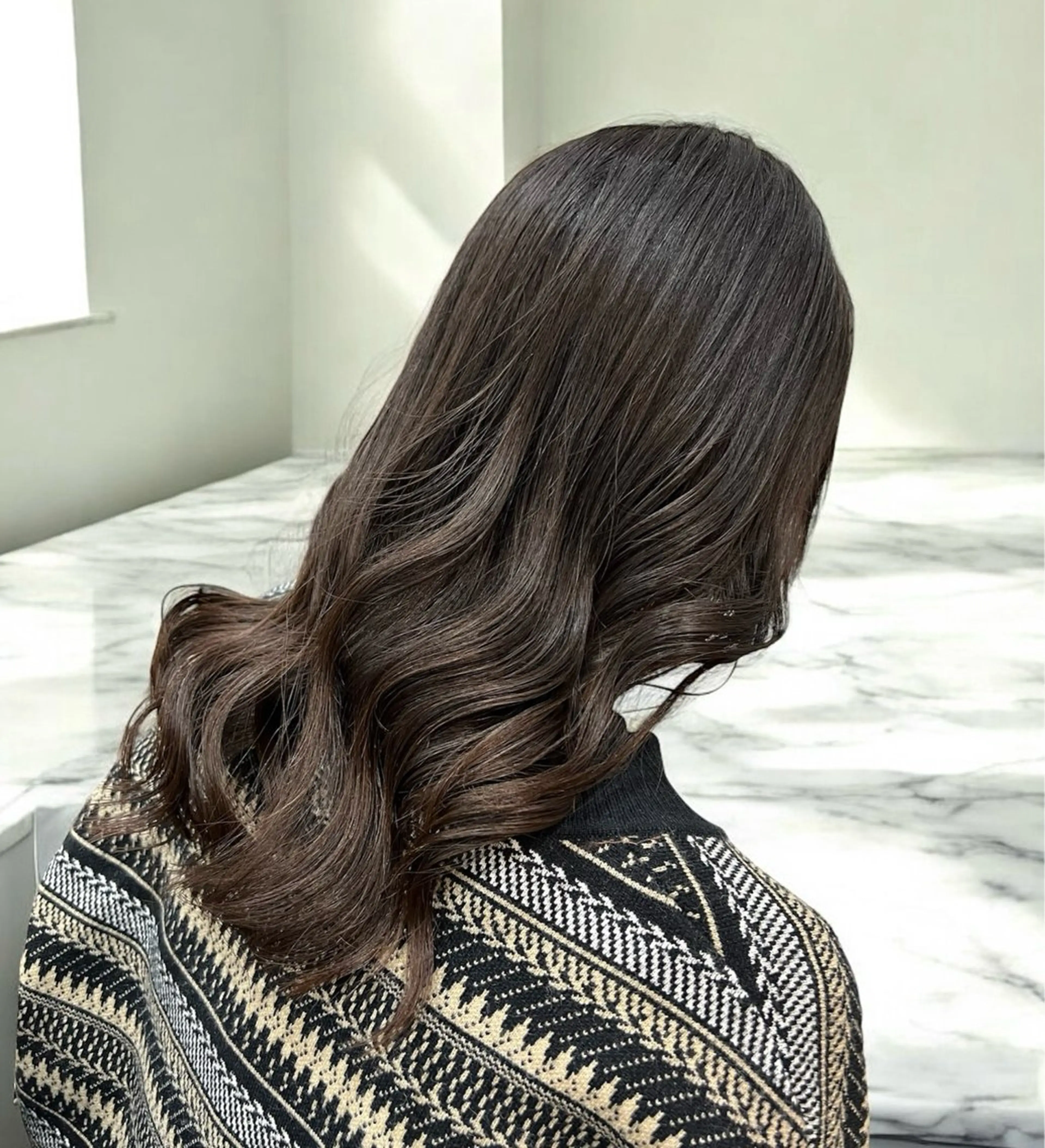 セミロング 髪質改善/ ツヤ髪カラー/高井のヘアスタイル