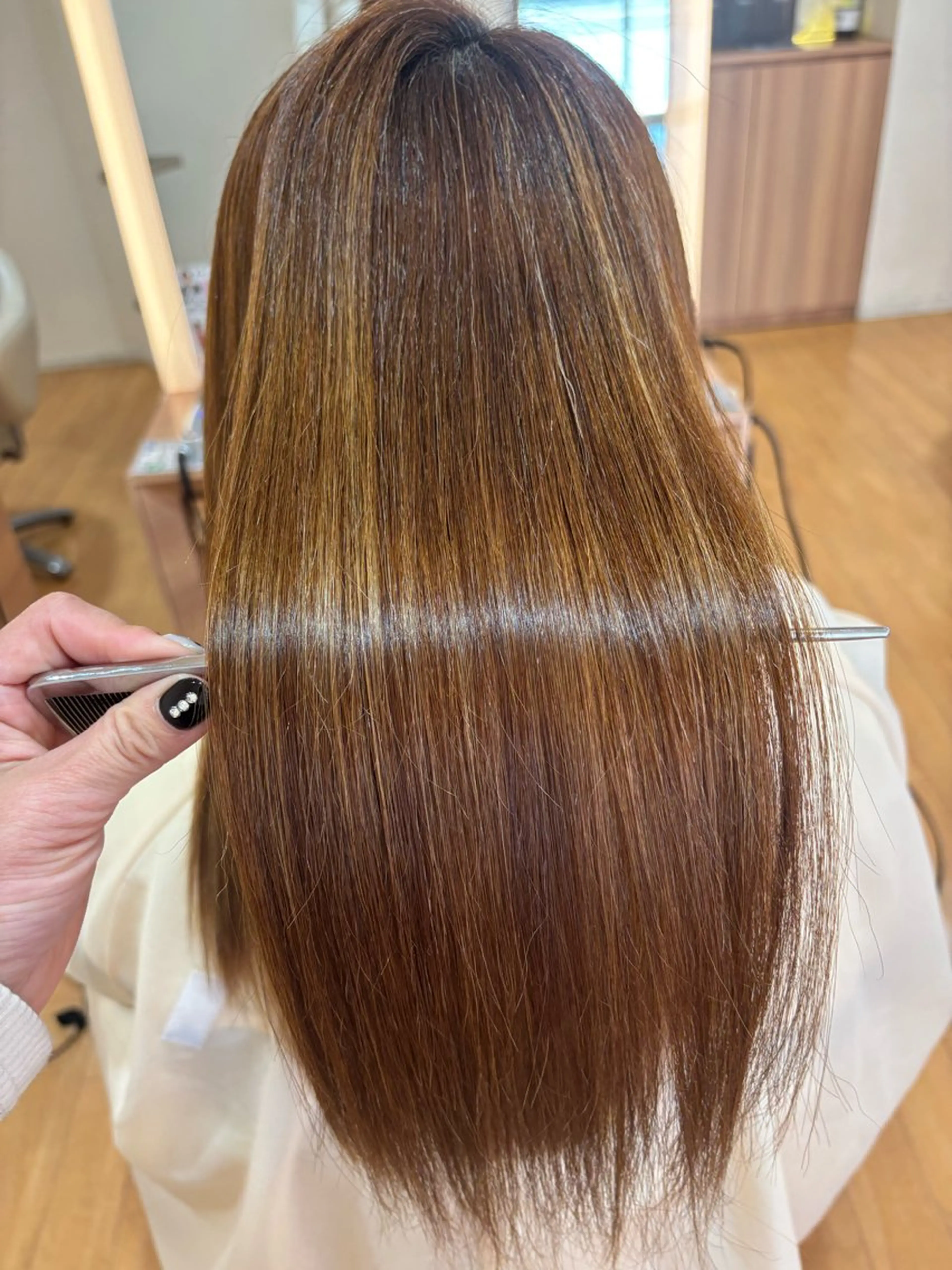 セミロング 髪質改善カラー 清利あやなのヘアスタイル