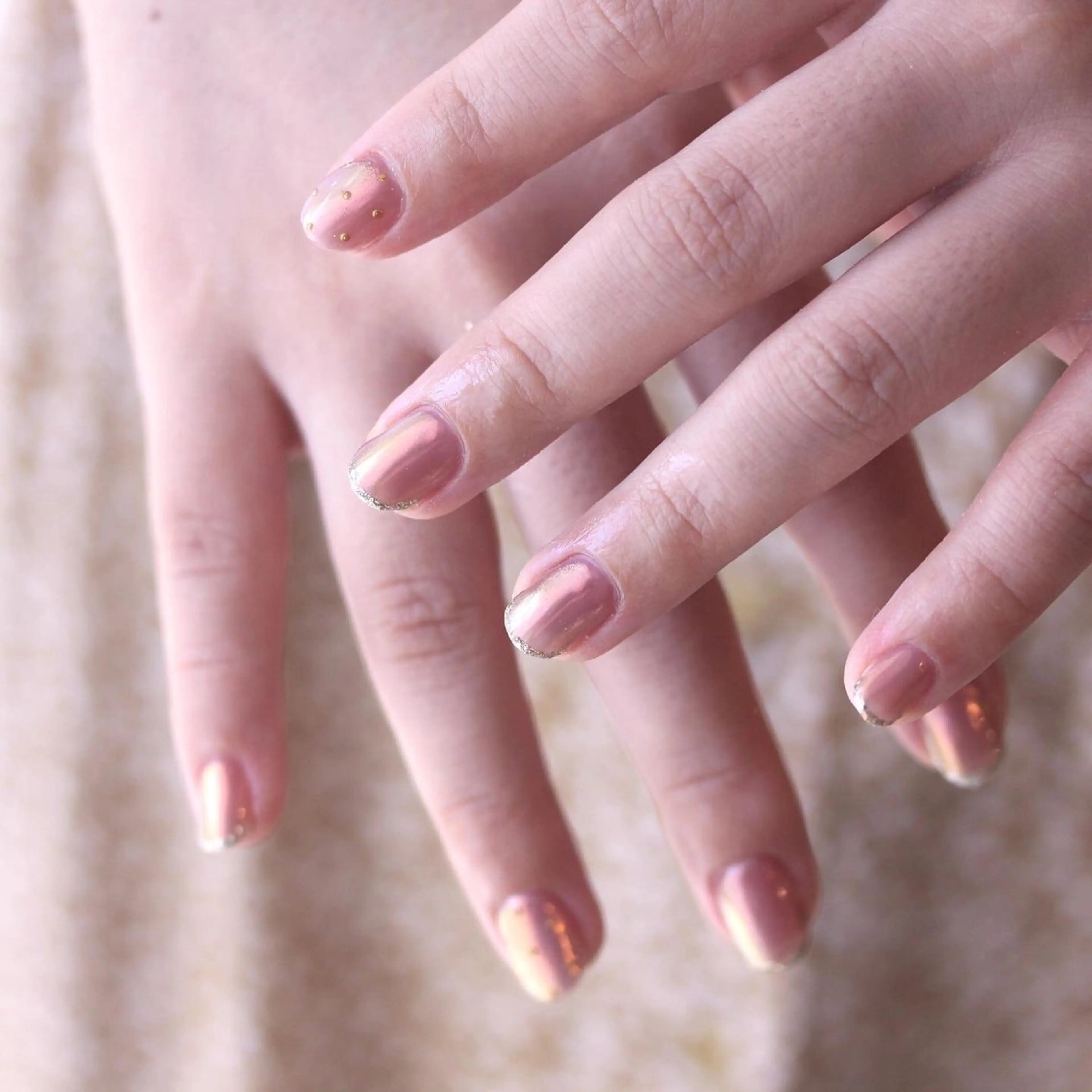 ネイル ラメ(グリッター) ピンク ハンドネイル Elio所属・Elio 国泰寺のネイルデザイン