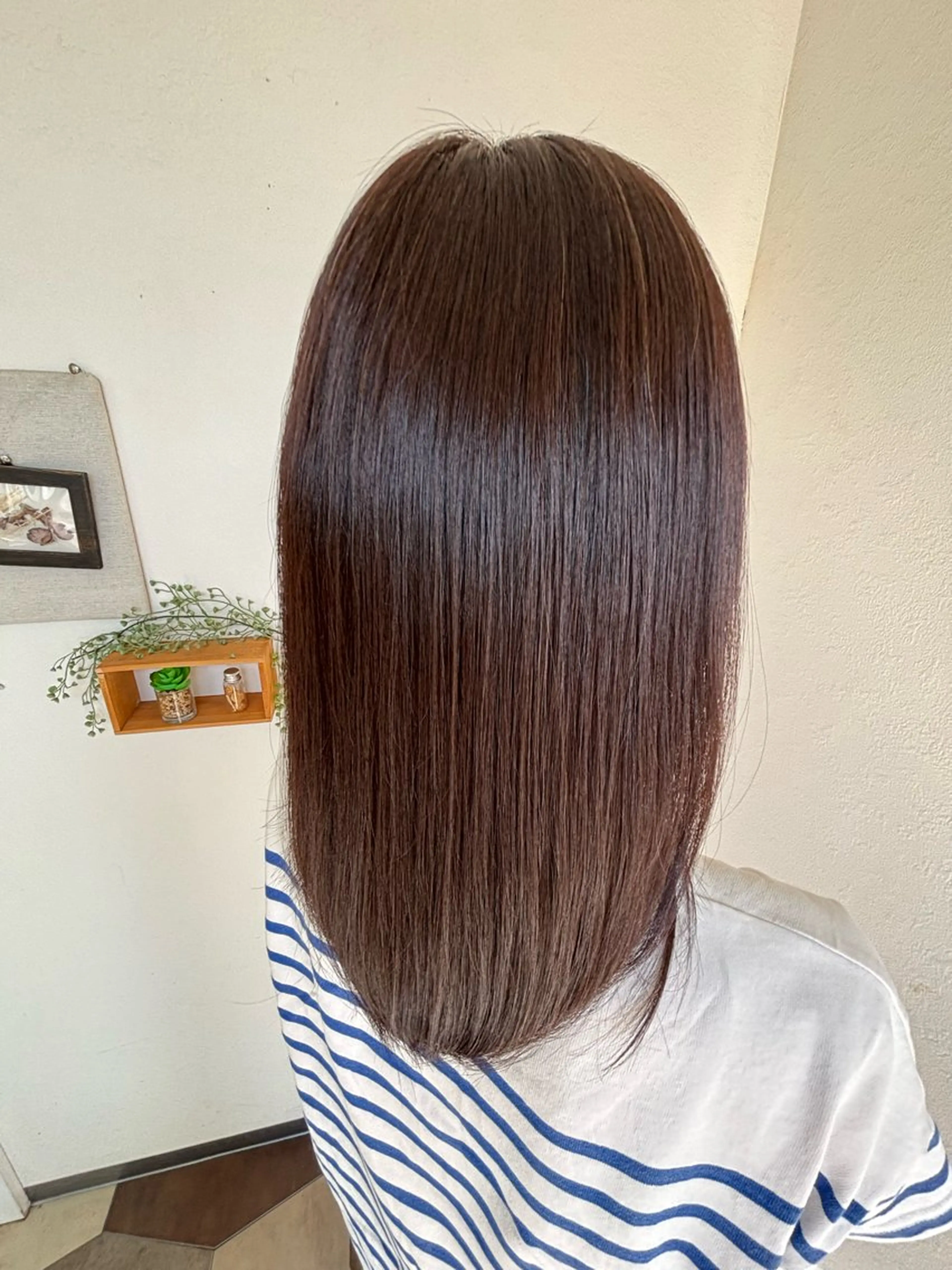 セミロング 吉荒 璃子のヘアスタイル