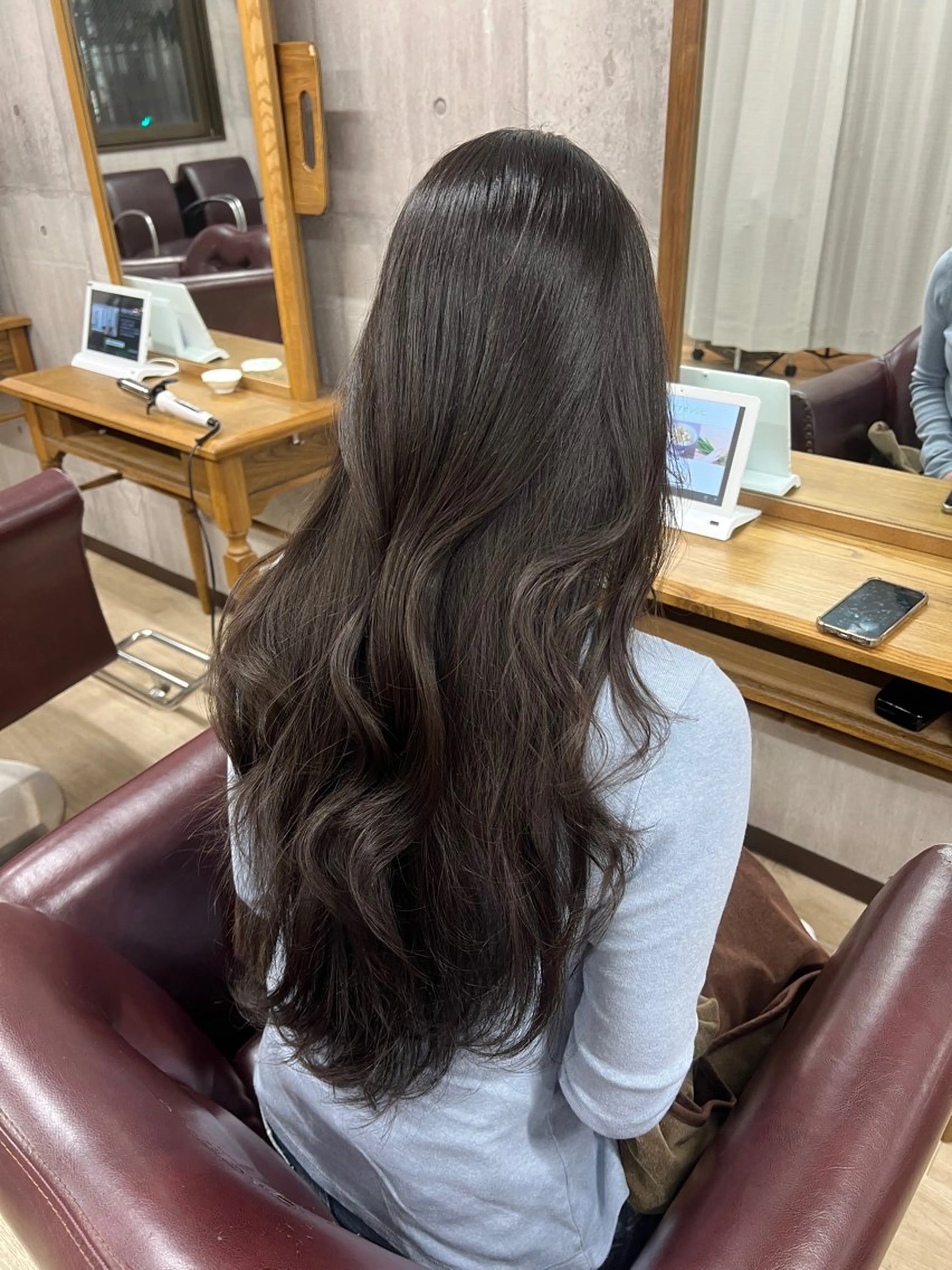 ロング レイヤーカット ヘアカラー トリートメント 頓所 大昂のヘアスタイル