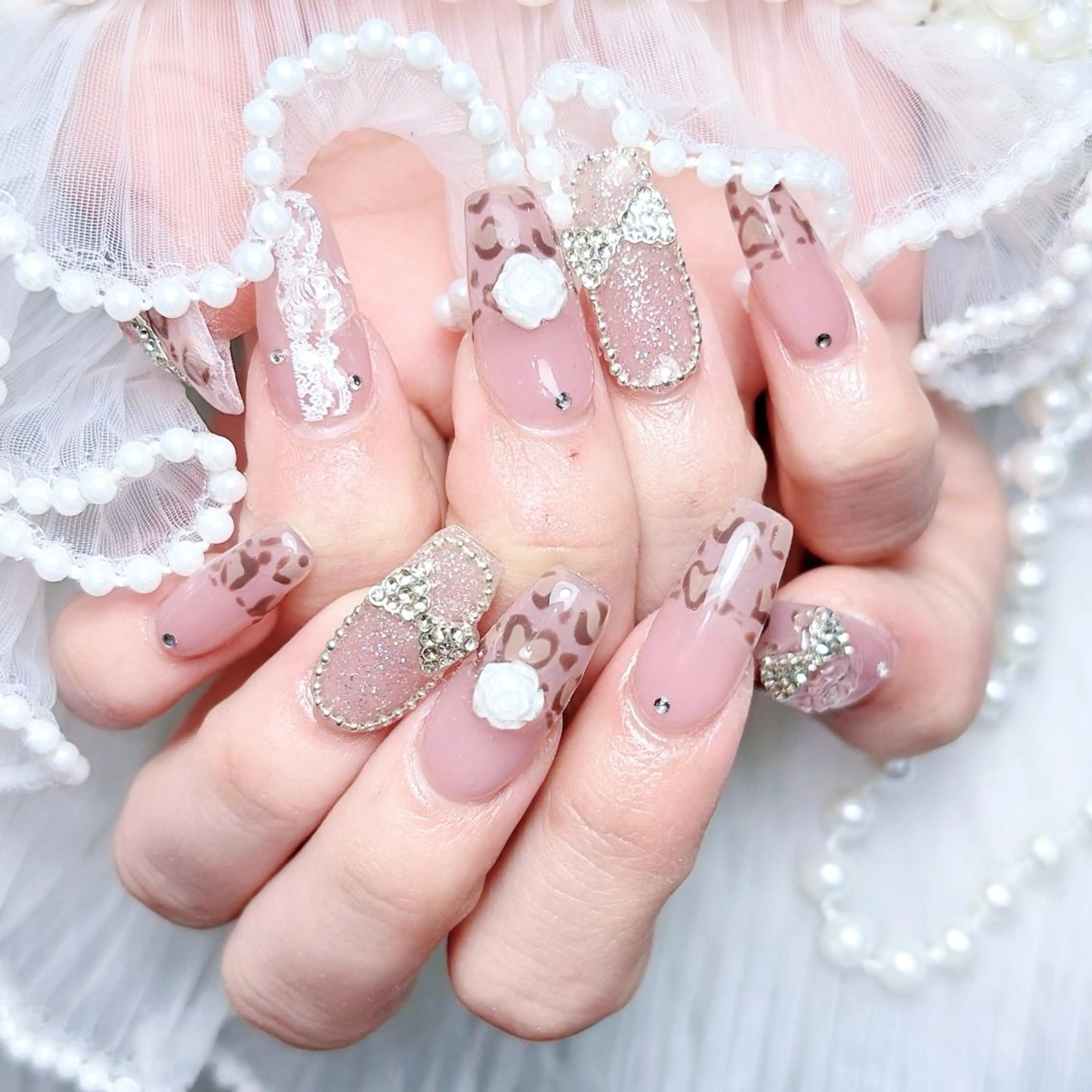 ネイル アートネイル オーロラネイル 長さ出し フットネイル ガーリー ハンドネイル 🎀まゆ 🪽🐾のネイルデザイン