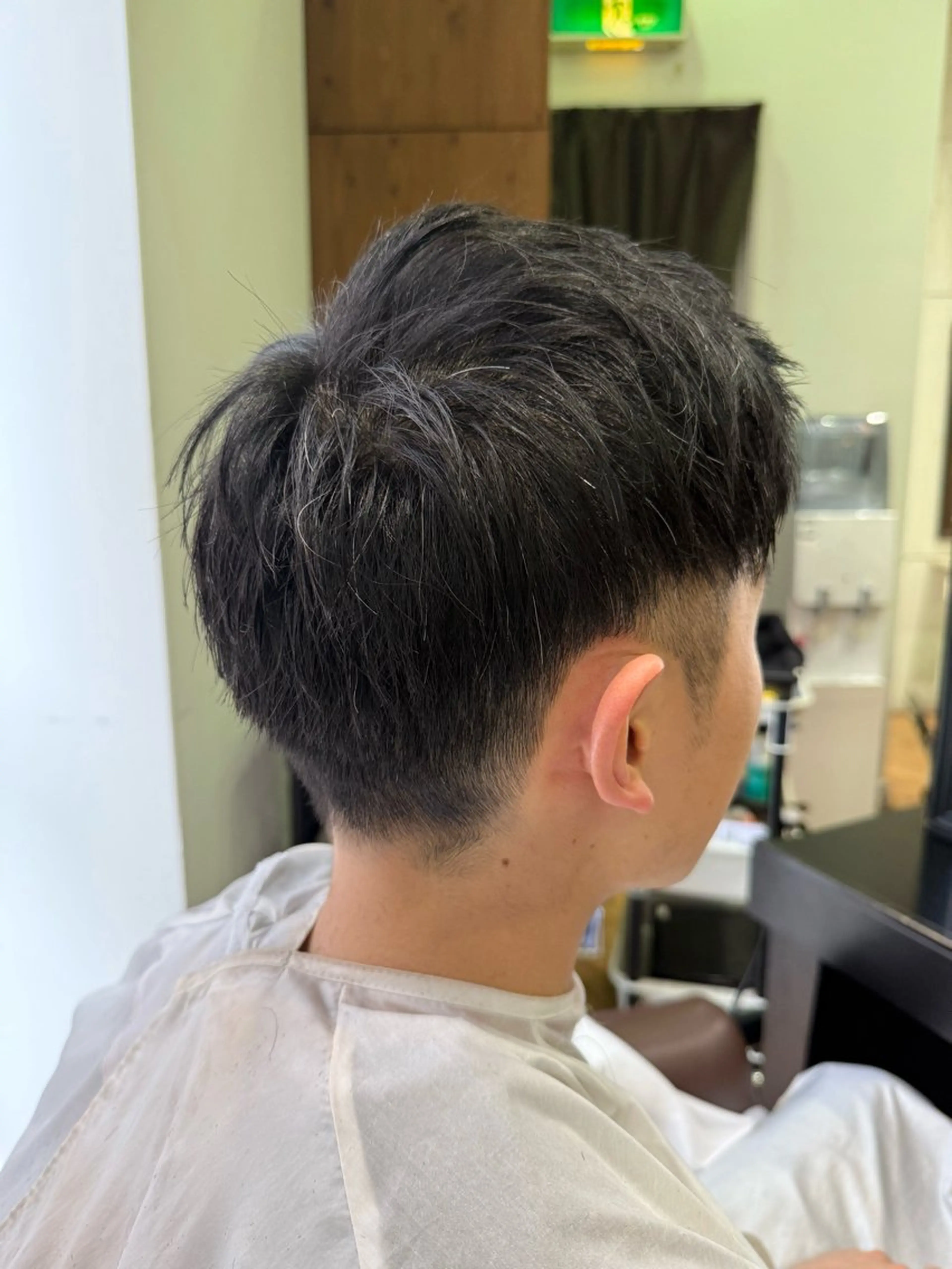 ショート メンズ 刈り上げ ショートヘア 溝口 槙里也のヘアスタイル