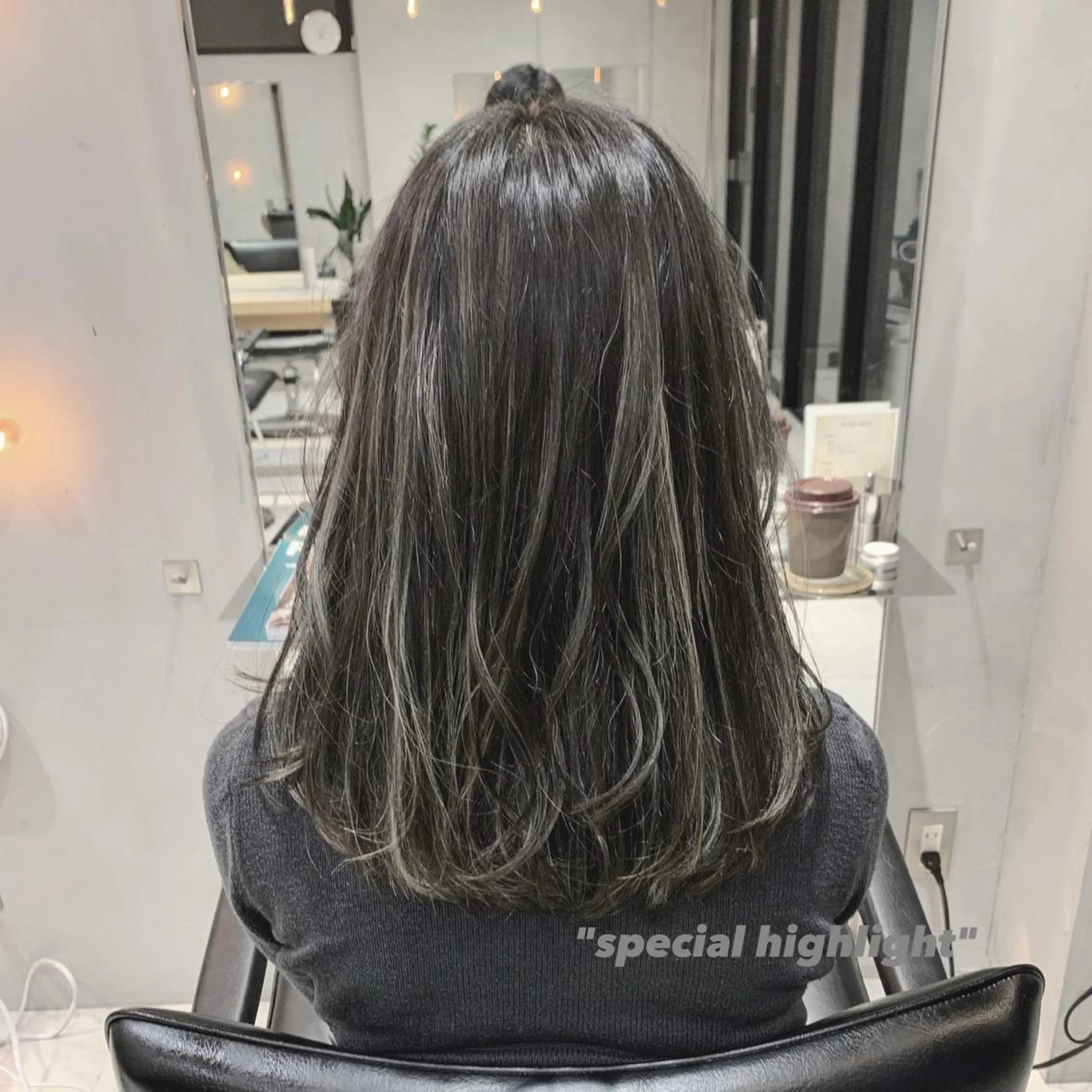 セミロング カラー アッシュ ベージュカラー グラデーションカラー グレージュ ハイライトカラー Bree"ze所属・大河原 修太のヘアスタイル