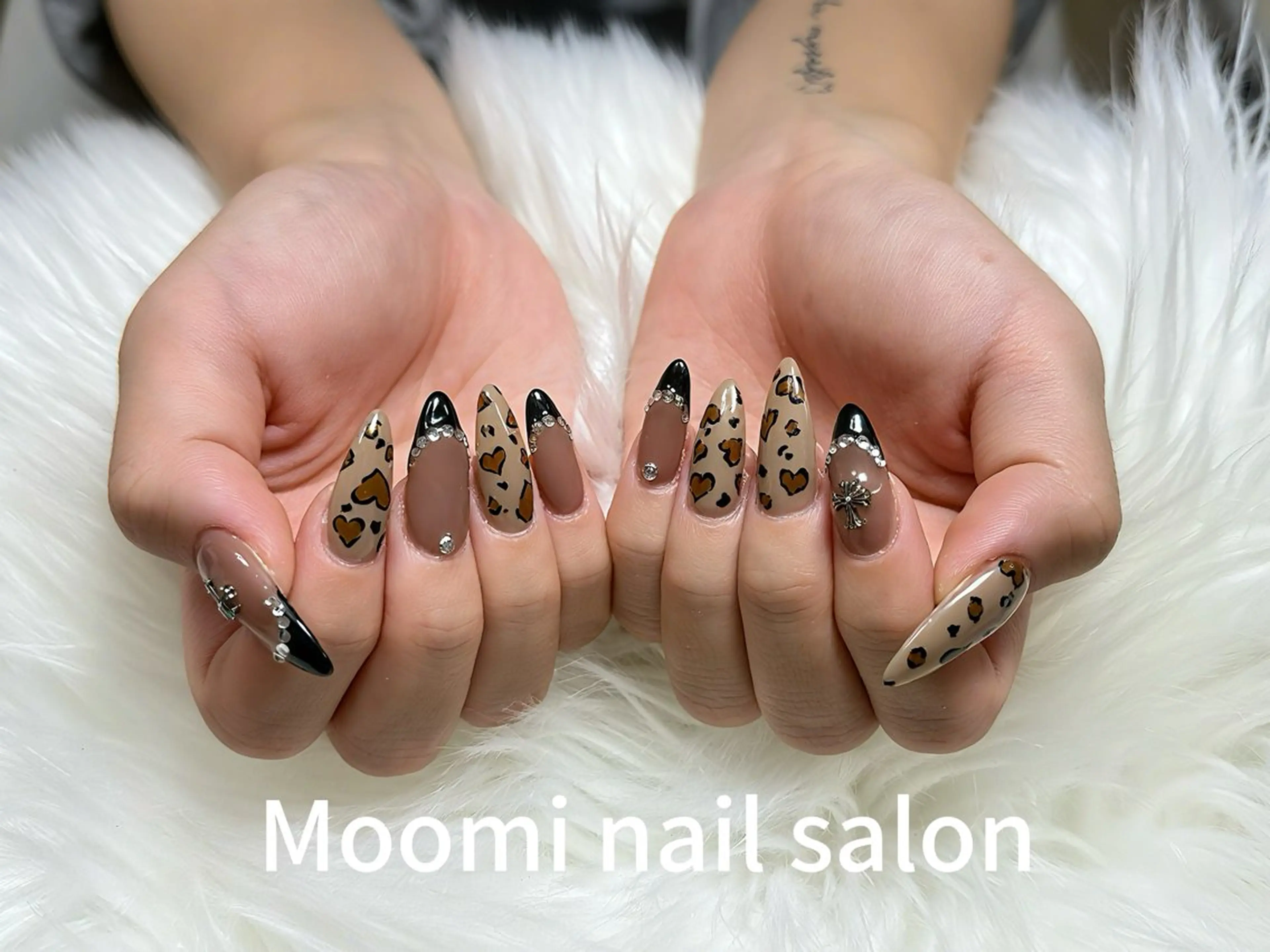 ロング ハンドネイル Moomi nail salonのネイルデザイン