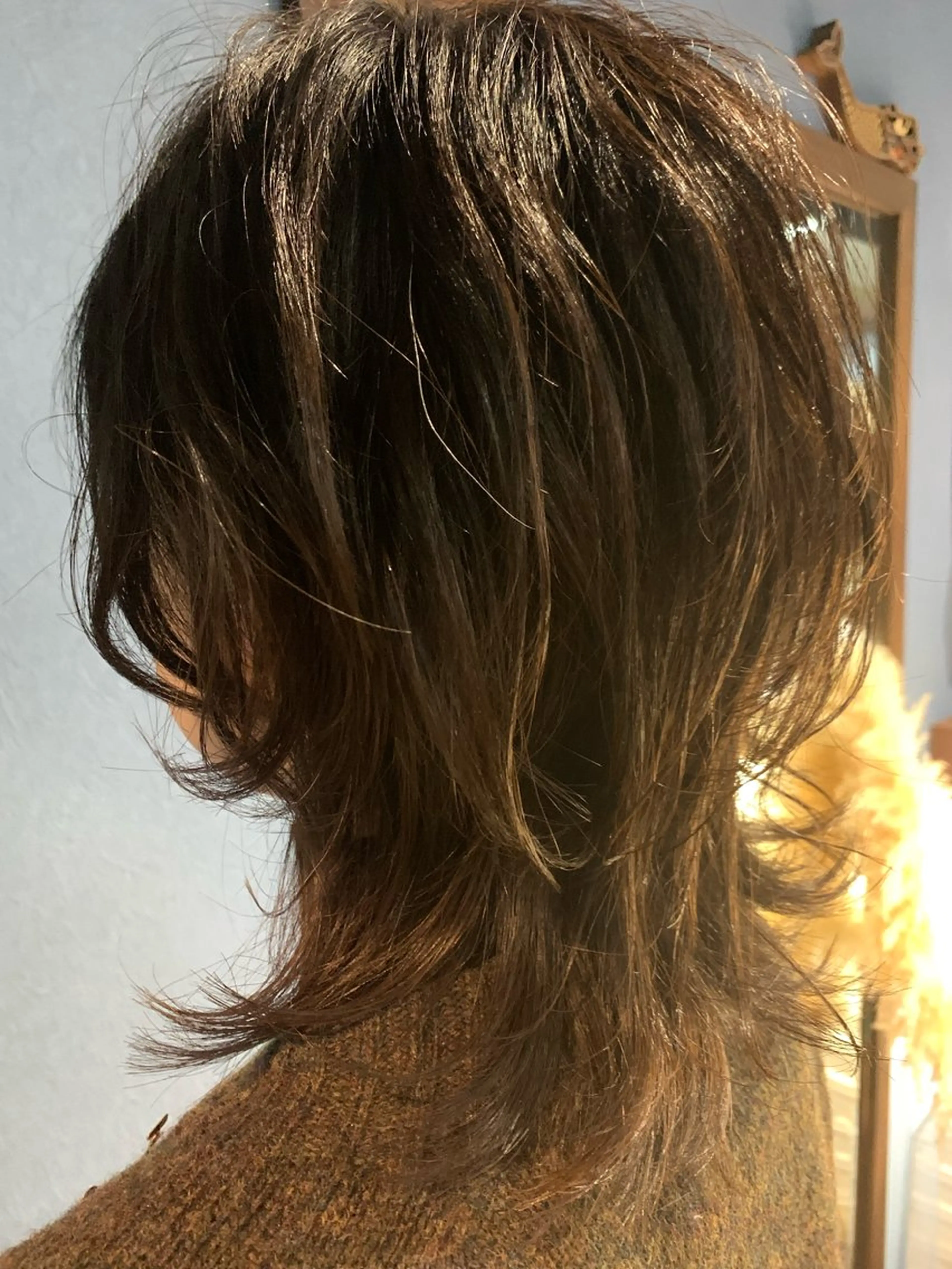 ミディアム パーマ ミディアムパーマ くびれヘア レイヤーカット ✨白髪ぼかし 🍀MINAKO☆のヘアスタイル