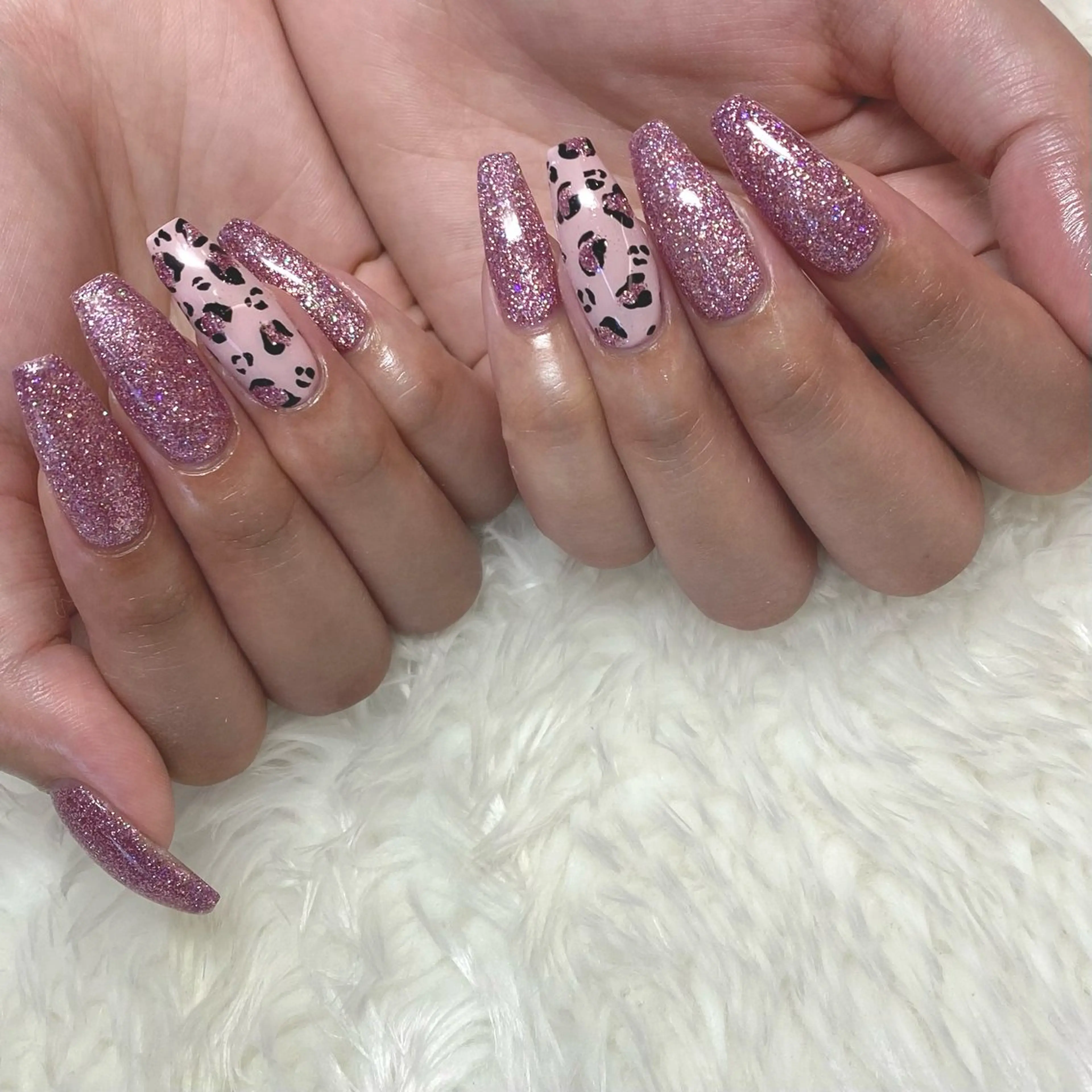 ネイル 長さ出し ジェルネイル キラキラネイル ラメ(グリッター) オフィスネイル Nailsalon Merci所属・Merci momoのネイルデザイン