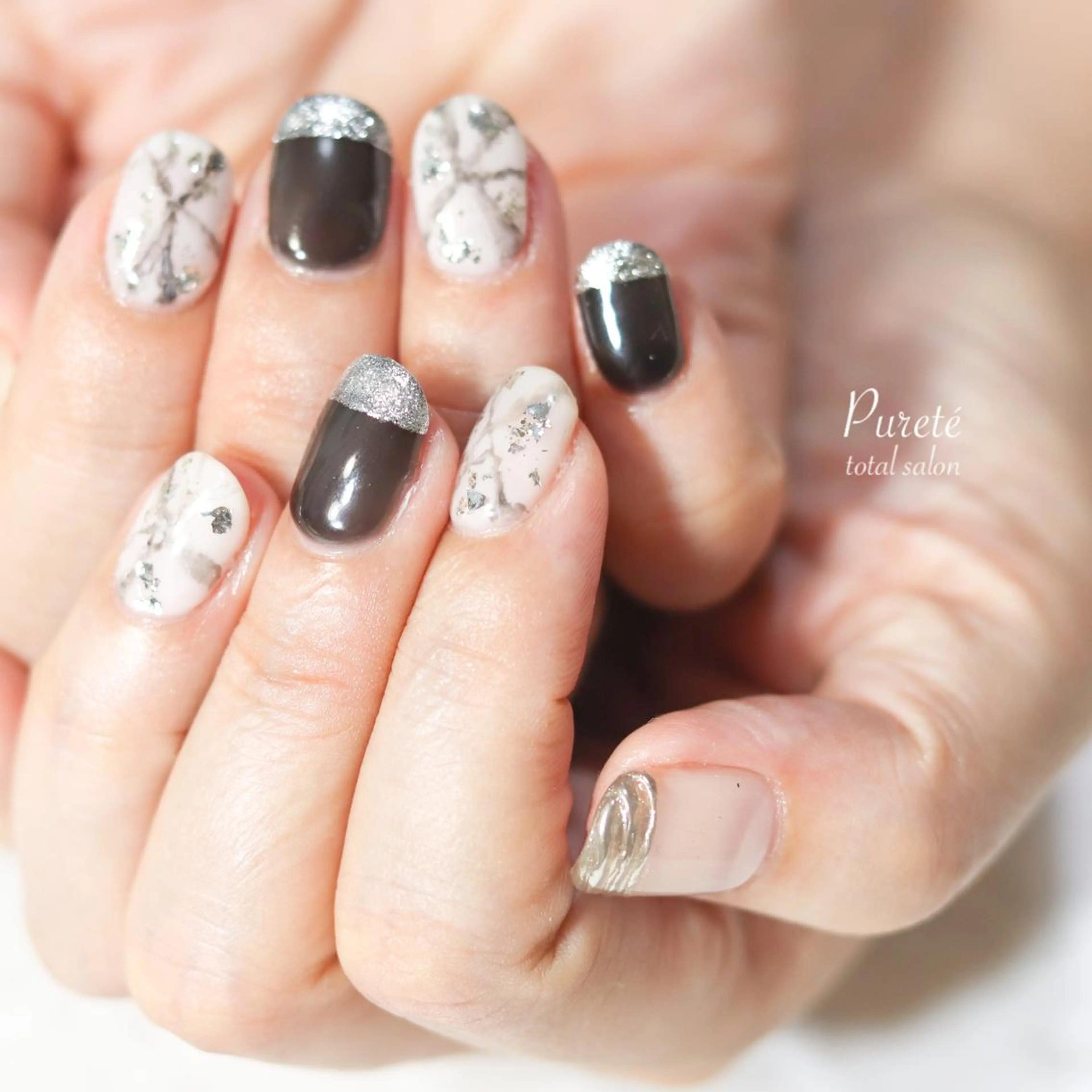 ネイル 大理石ネイル(マーブル) シルバー ハンドネイル nailsalon Puretéのネイルデザイン