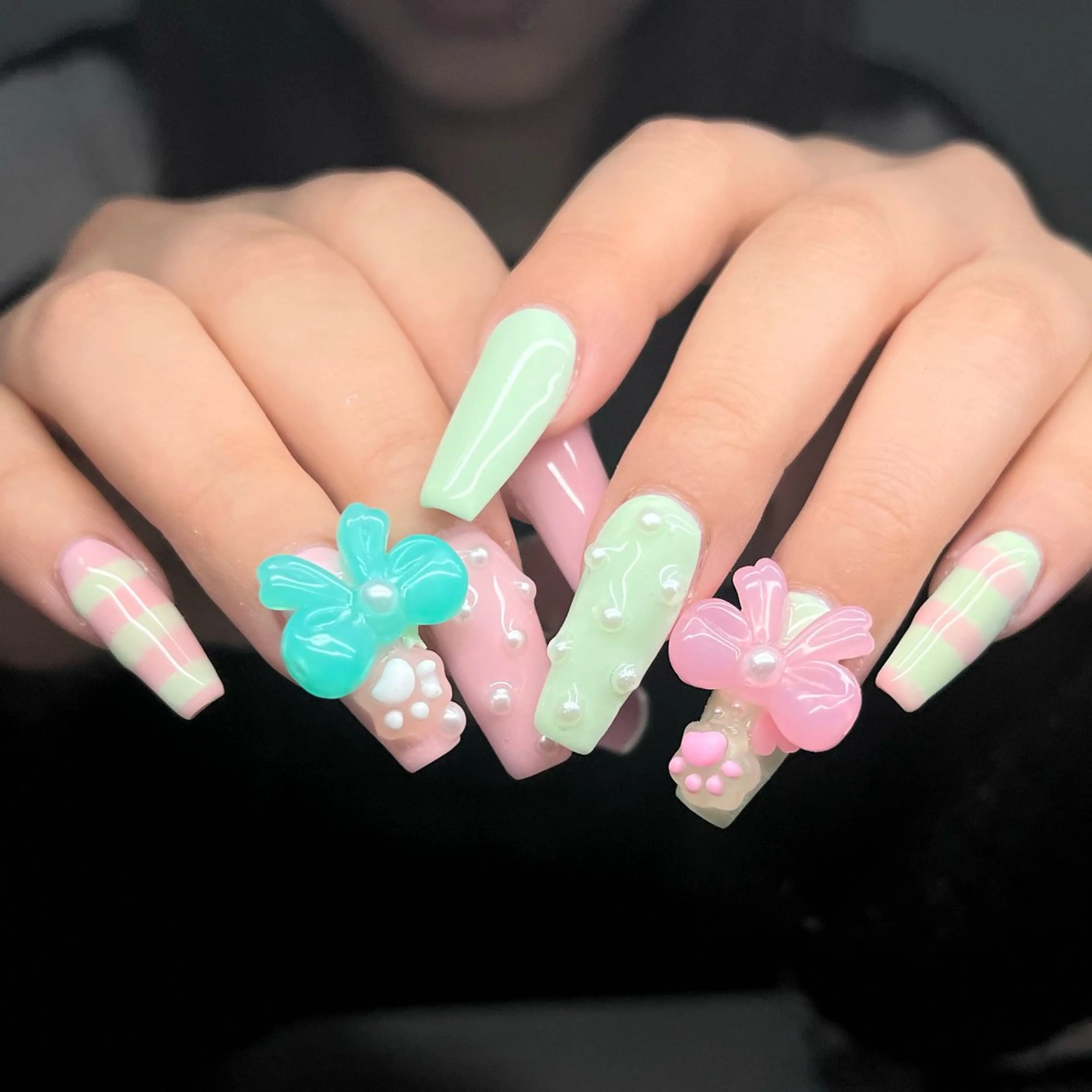 ネイル ⁸ᵃᵖᵖʸ🐝⋆゜ MöEのネイルデザイン