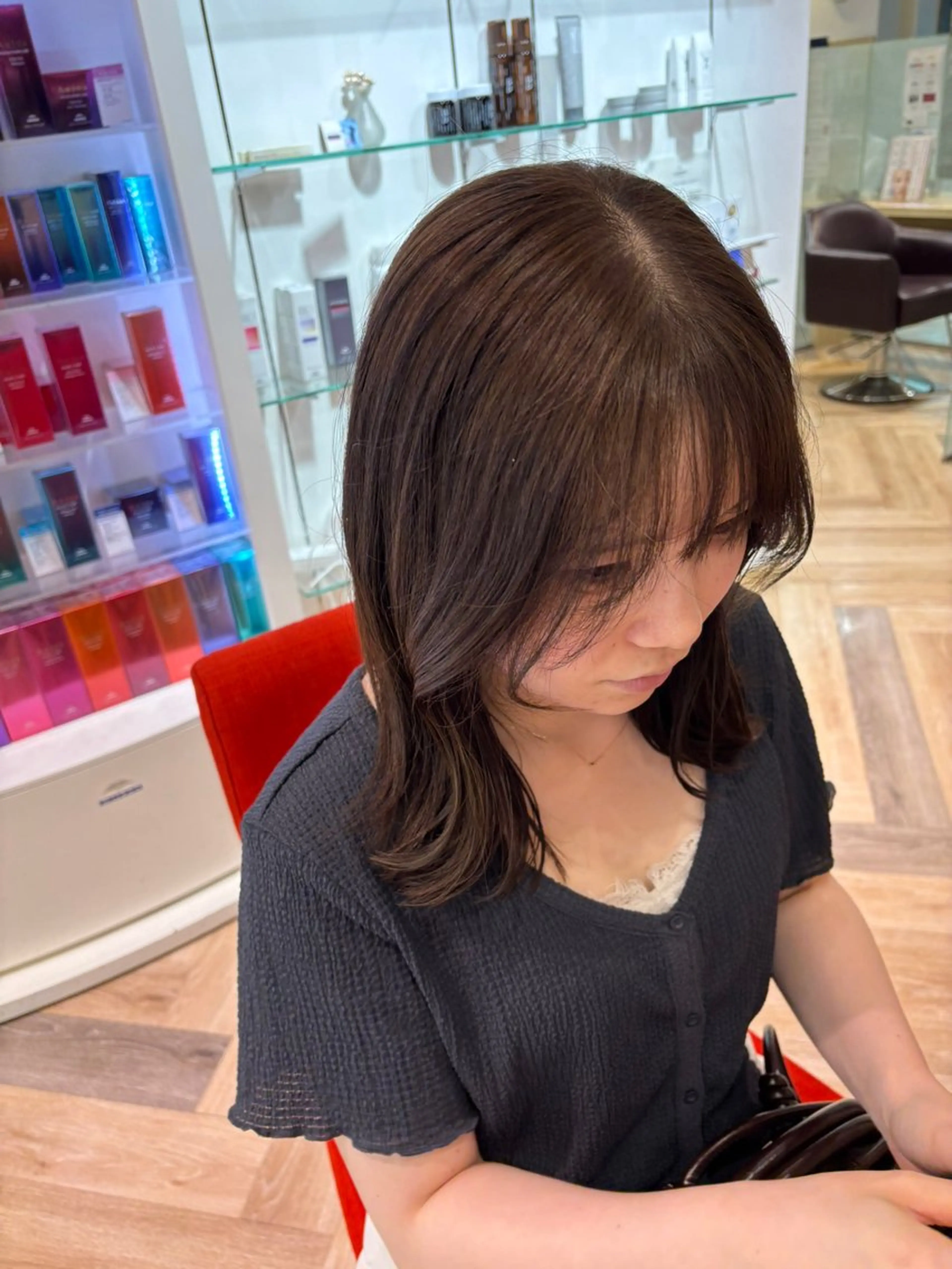 ミディアム カラー ベージュカラー オリーブベージュ カット ヘアカラー ゆい/パーマ/レイヤ ー/似合わせカラーのヘアスタイル