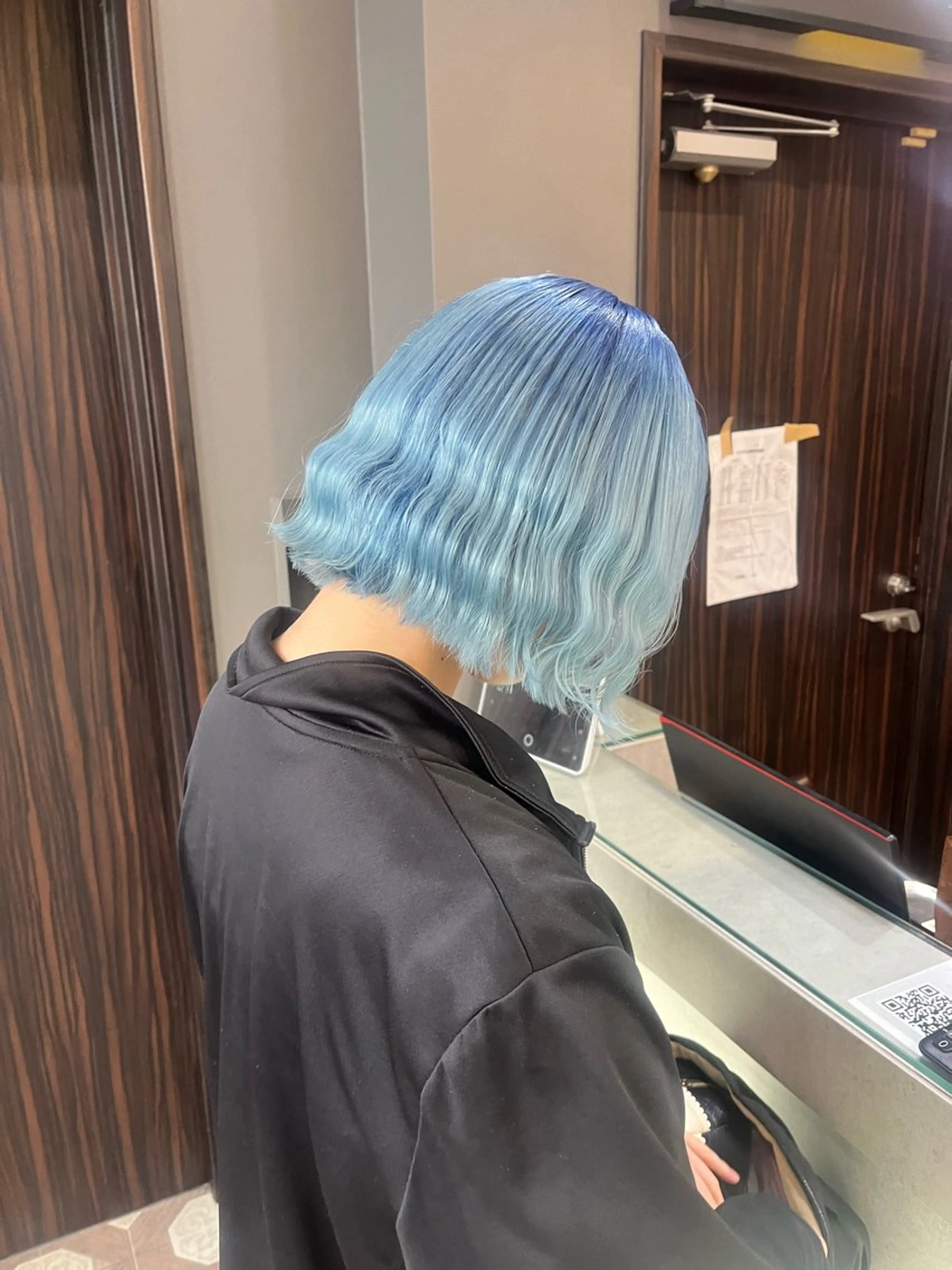 カラー ユイ☆ハイトーン ☆ブリーチデザインのヘアスタイル