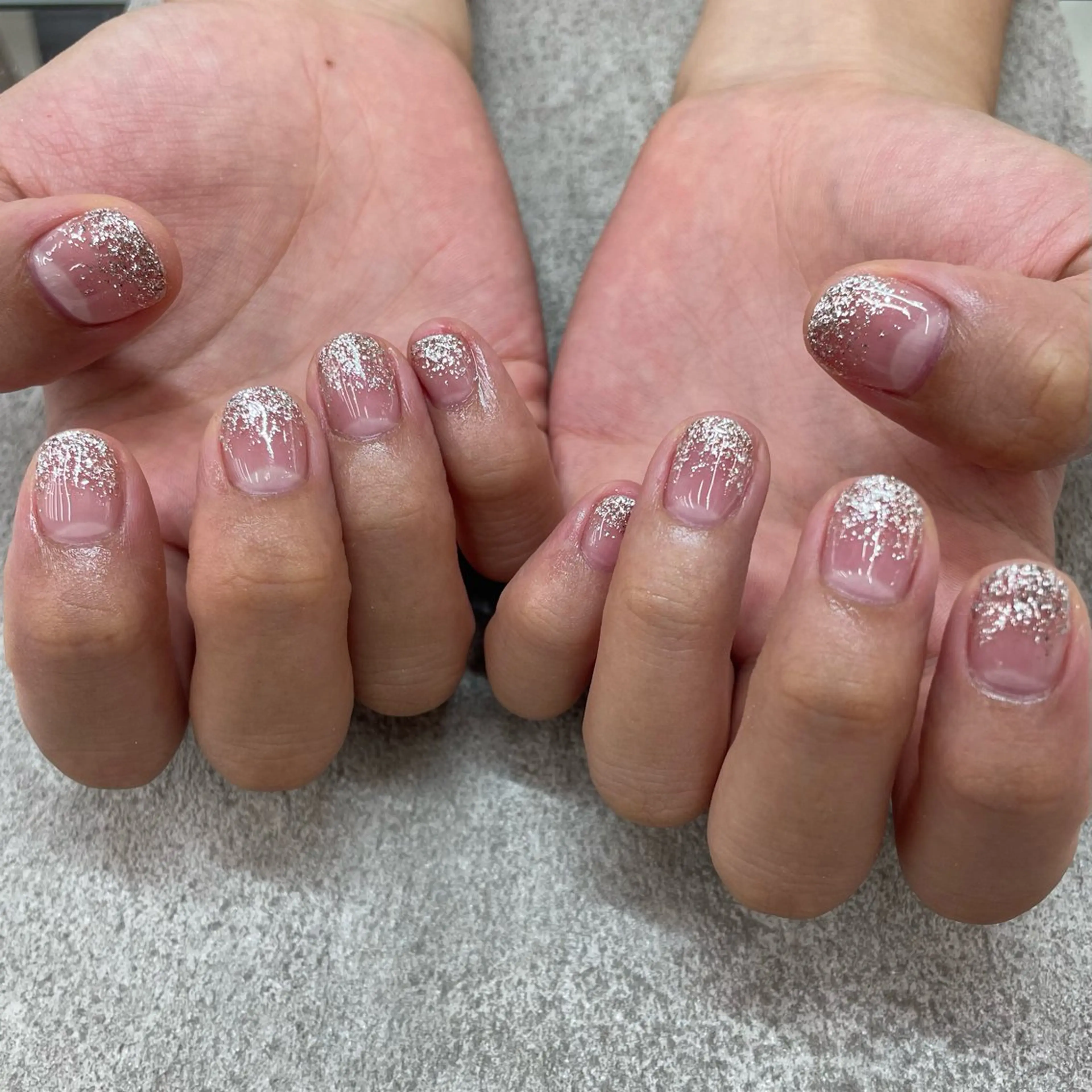 ネイル ラメ(グリッター) ラメグラデーション ピンク MAXKELLY EMIのネイルデザイン