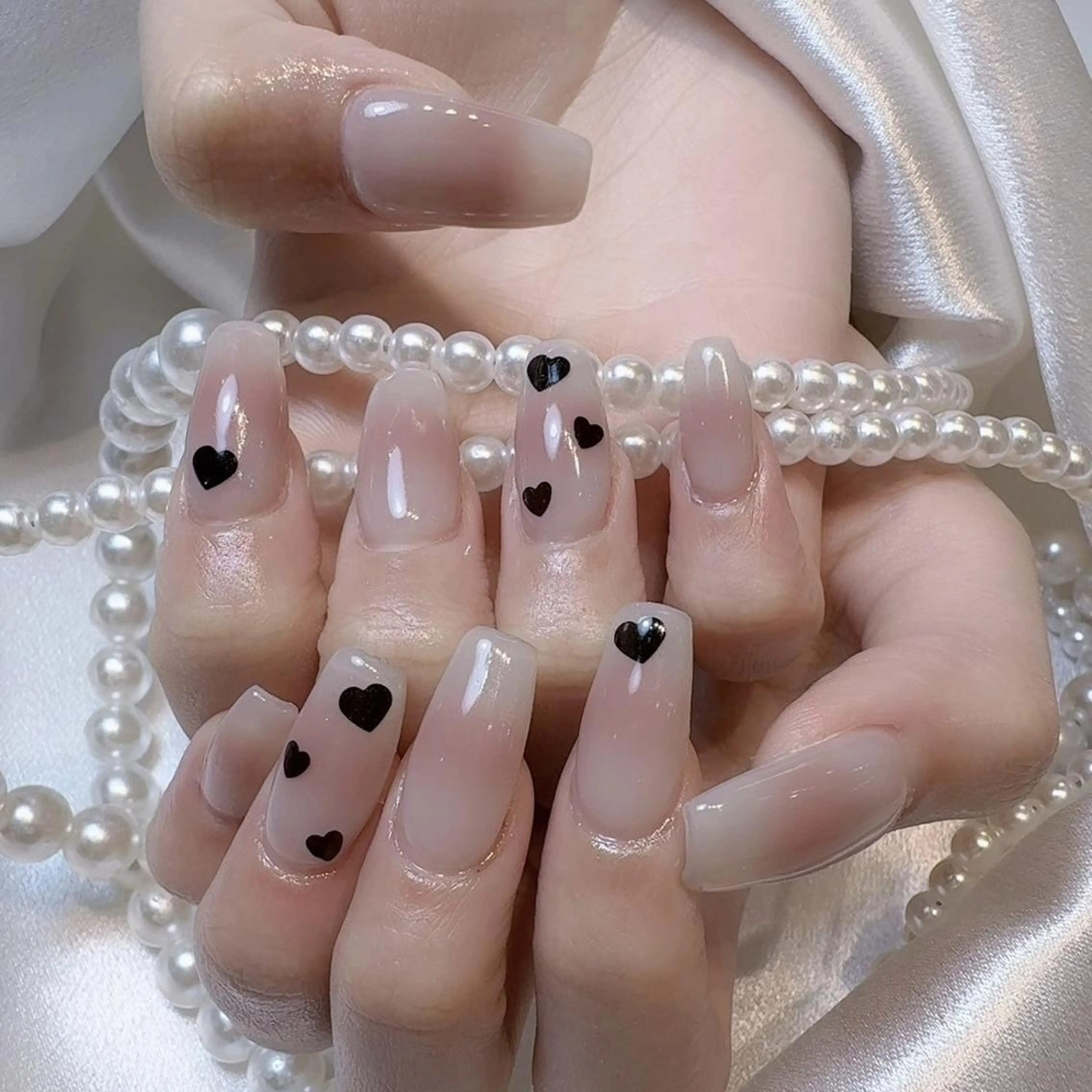 ネイル RAFFINE 月🦋🩵のネイルデザイン