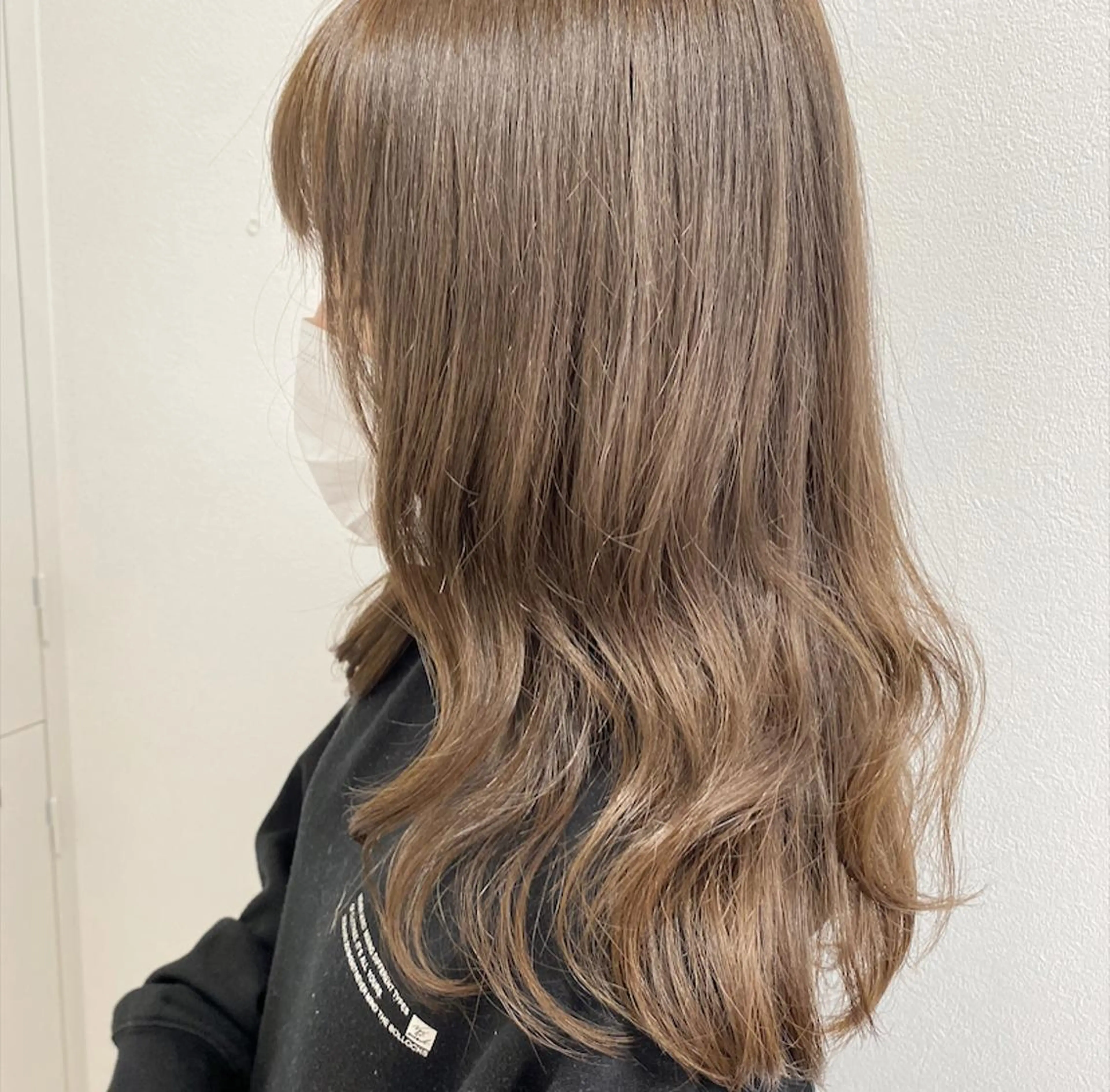 セミロング カラー ブリーチ ブリーチなしカラー 西山梨々【12/1〜 産休を頂きます🎀】のヘアスタイル