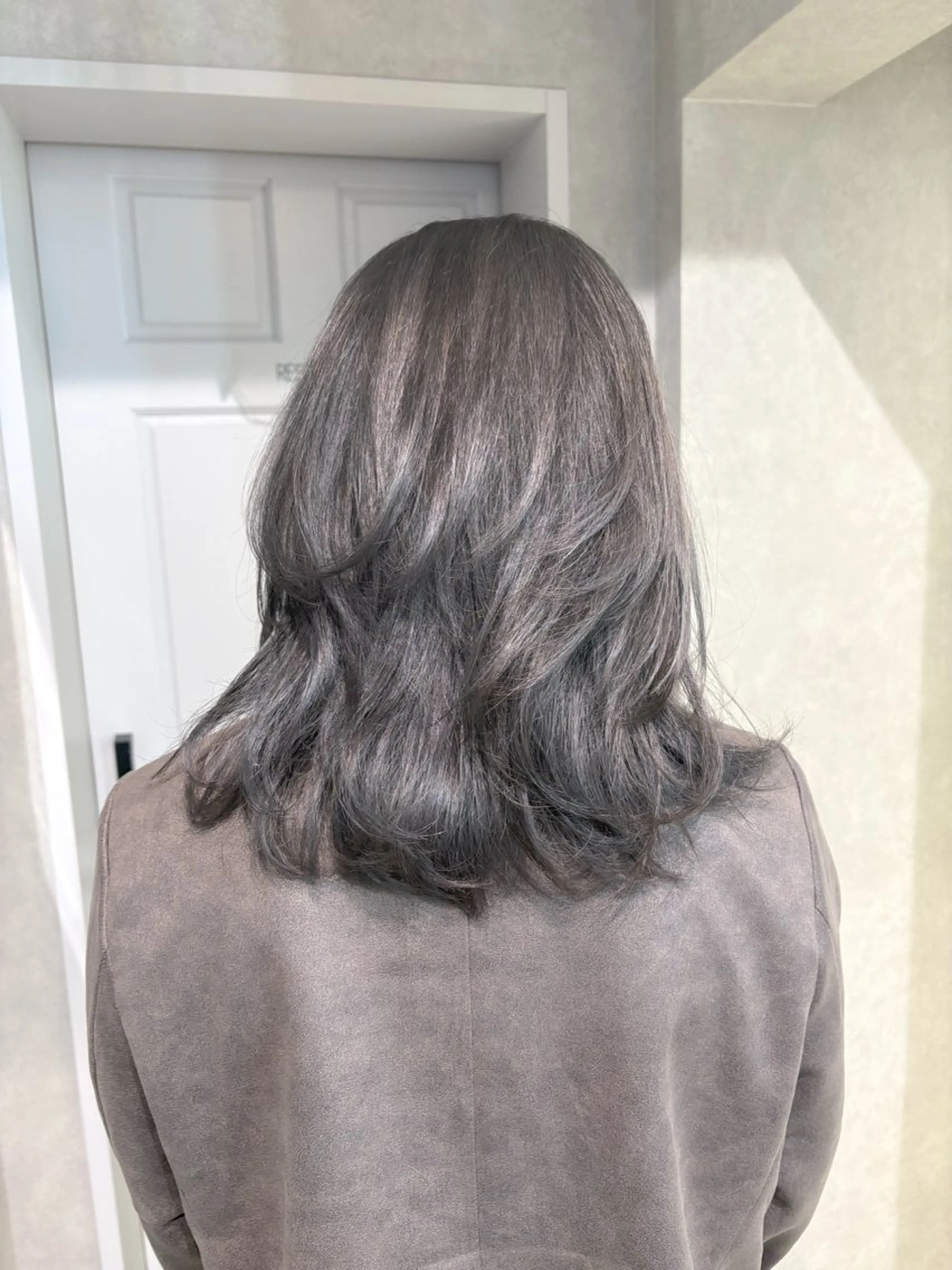 ミディアム ミディアムレイヤー レイヤーカット カット 透明感モテスタイル 💞SHIORI💞のヘアスタイル