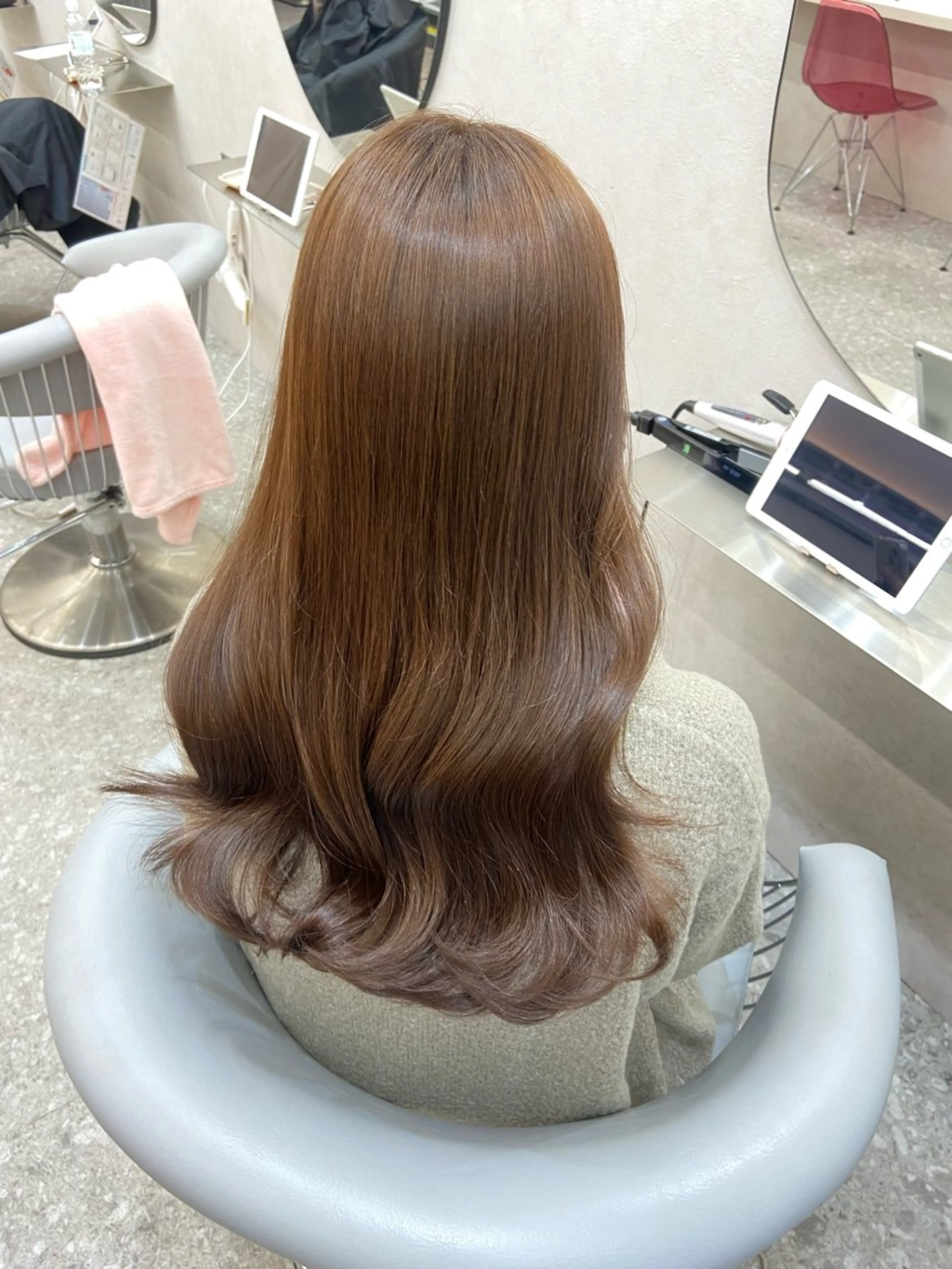 ロング カラー ベージュカラー ブリーチ ミルクティーベージュ ブリーチなしカラー 韓国風ヘア カット ヘアカラー トリートメント 新宿/韓国ヘア 中明度カラー/かやのヘアスタイル