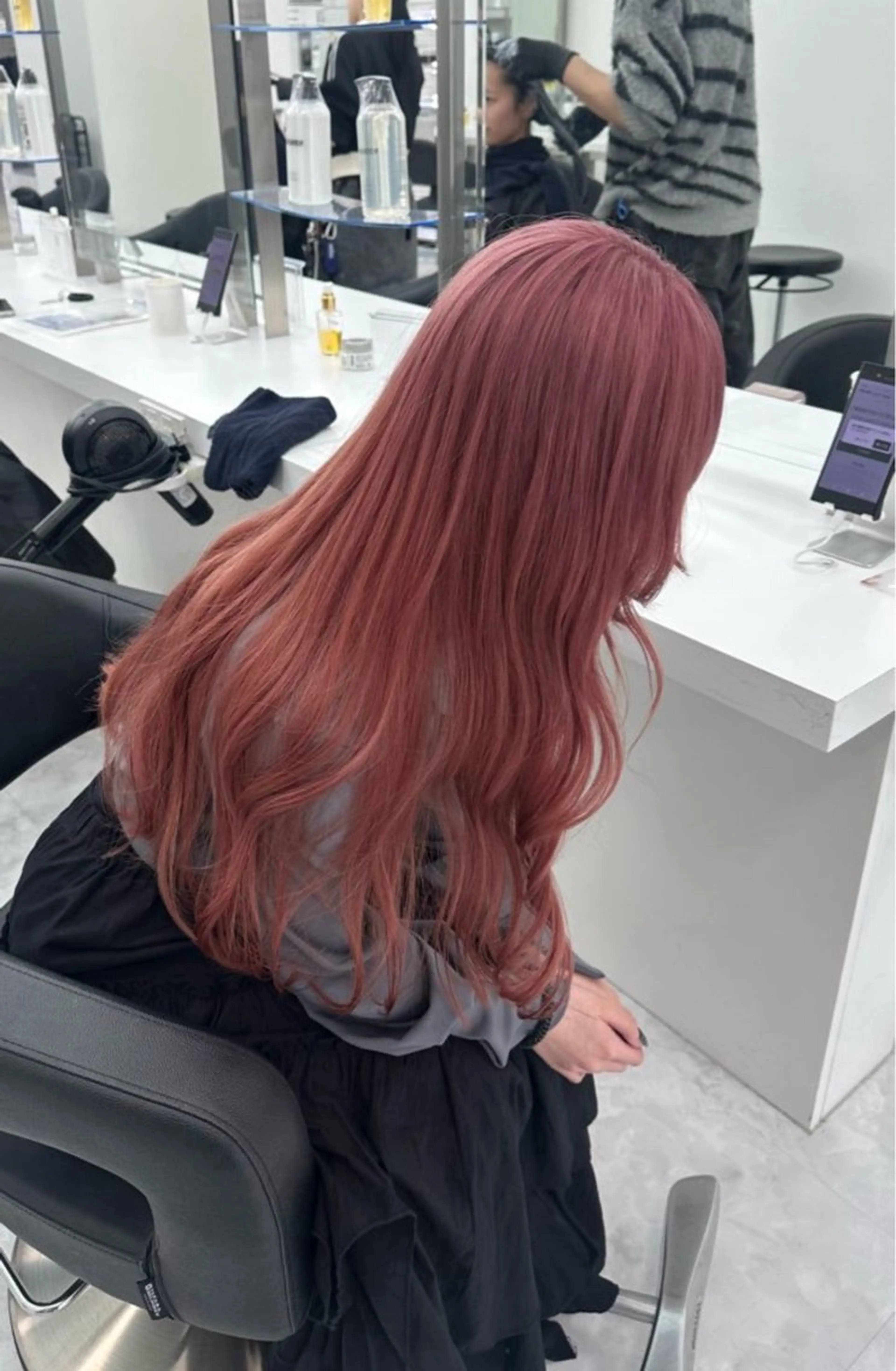 ロング ヘアカラー トリートメント ヘッドスパ ヘアセット 韓国ヘア/ブリーチ無 しWカラー/オリーブのヘアスタイル