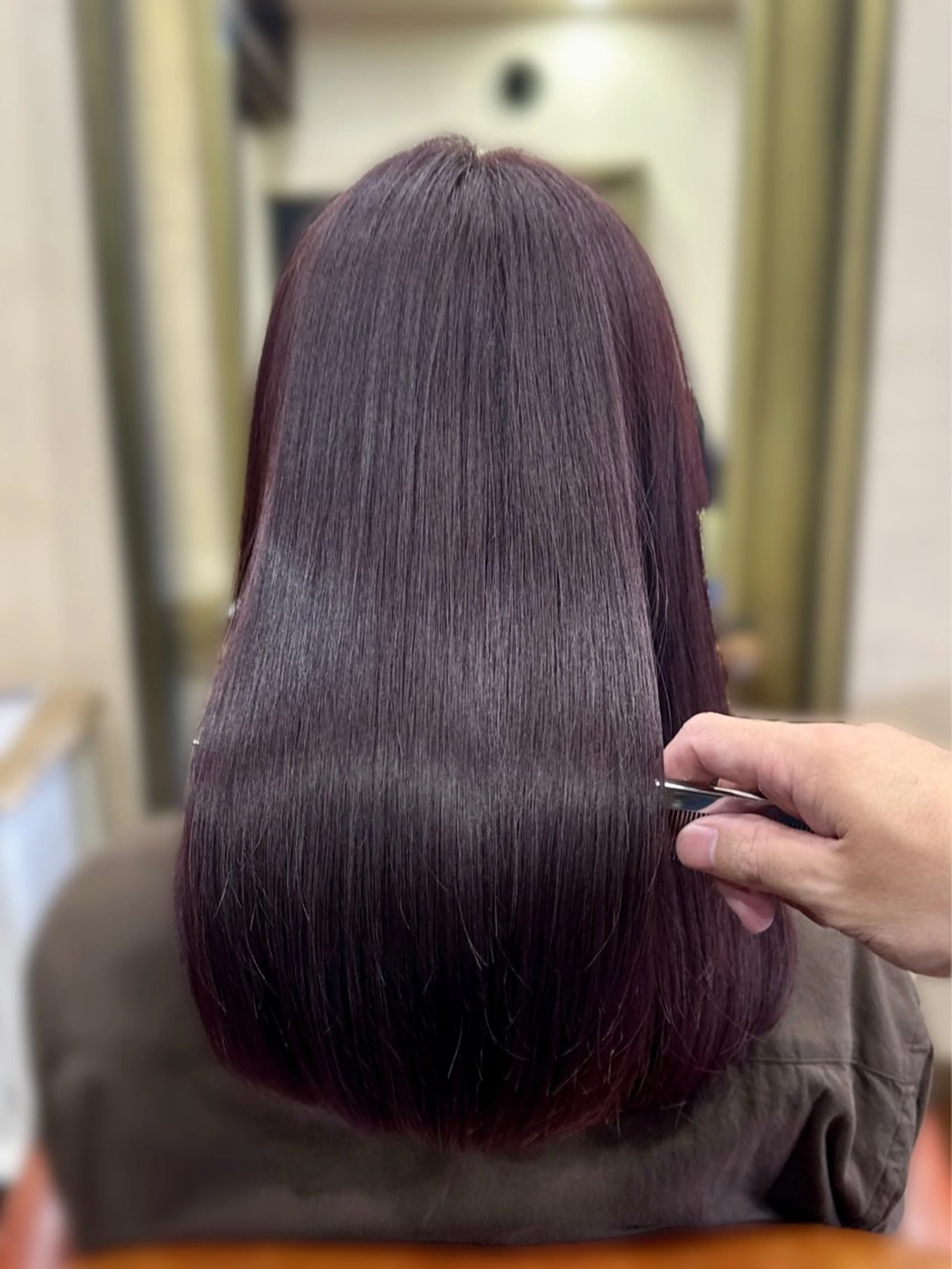 セミロング カラー 由谷 祥伍のヘアスタイル