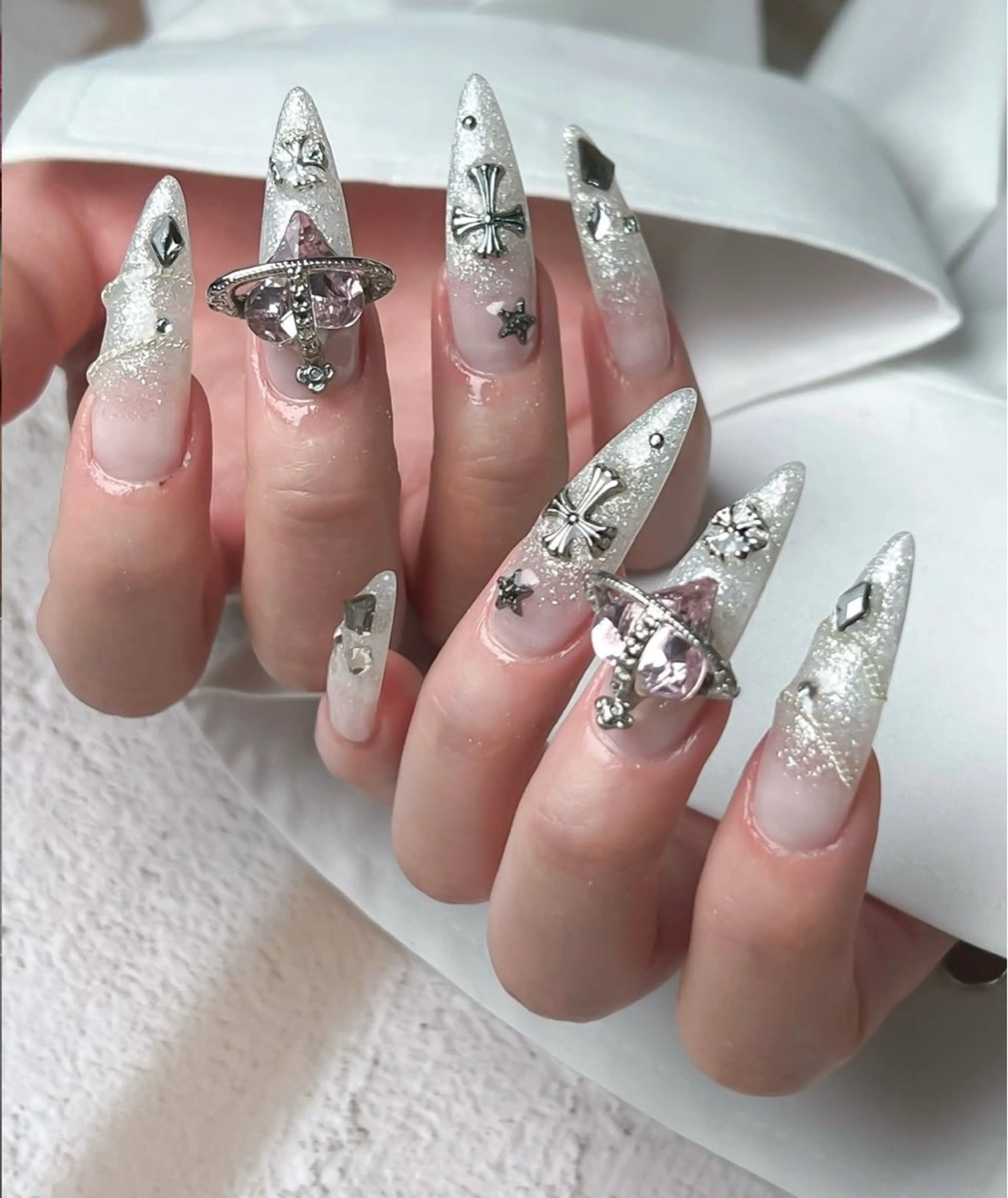 ネイル フレンチネイル グラデーション マグネットネイル ミラーネイル yurinail所属・yuri nail 高田馬場のネイルデザイン