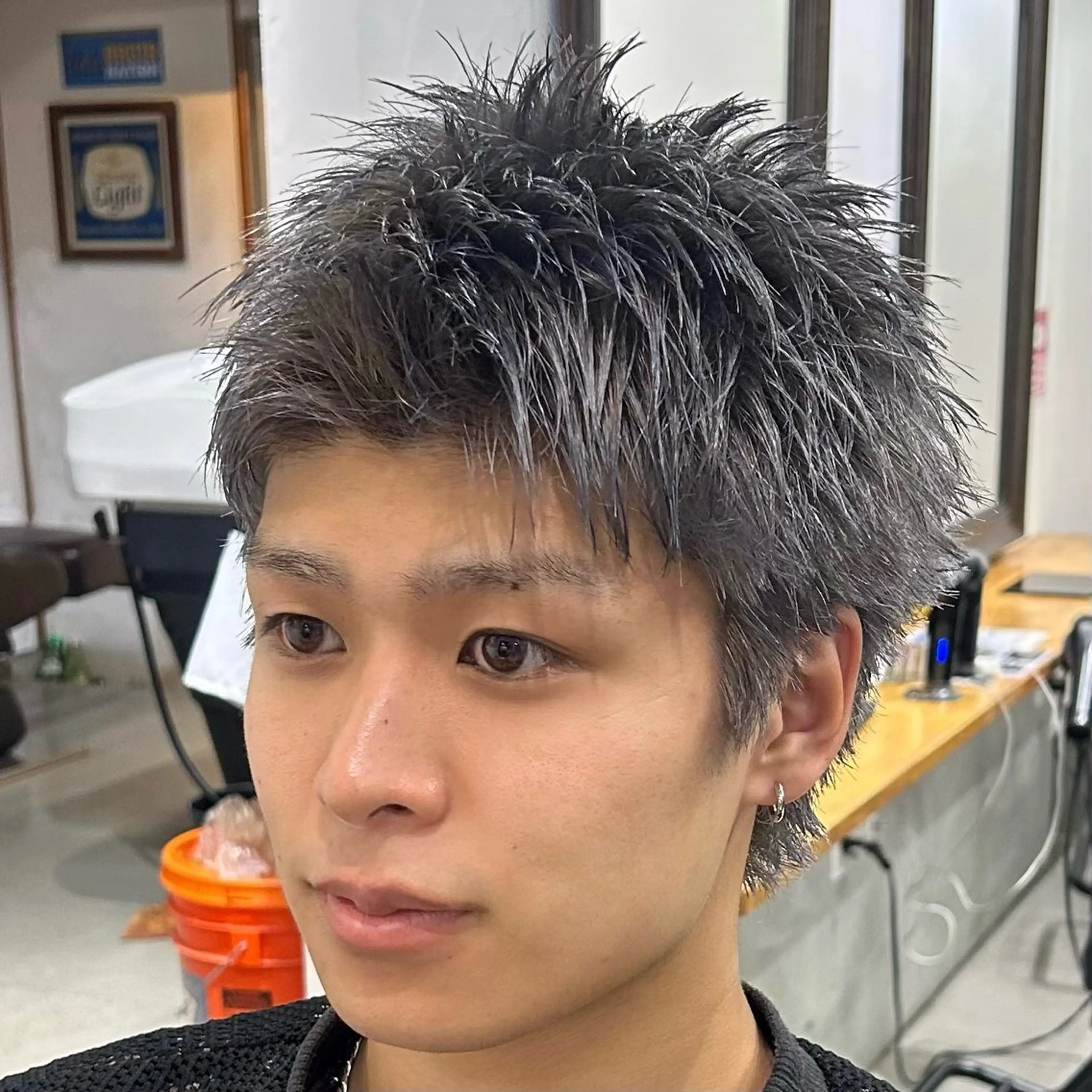 ショート カラー メンズ メンズハイトーン スパイキーショート ハイトーンカラー ショートヘア メンズパーマ✨️村越 雄斗のヘアスタイル