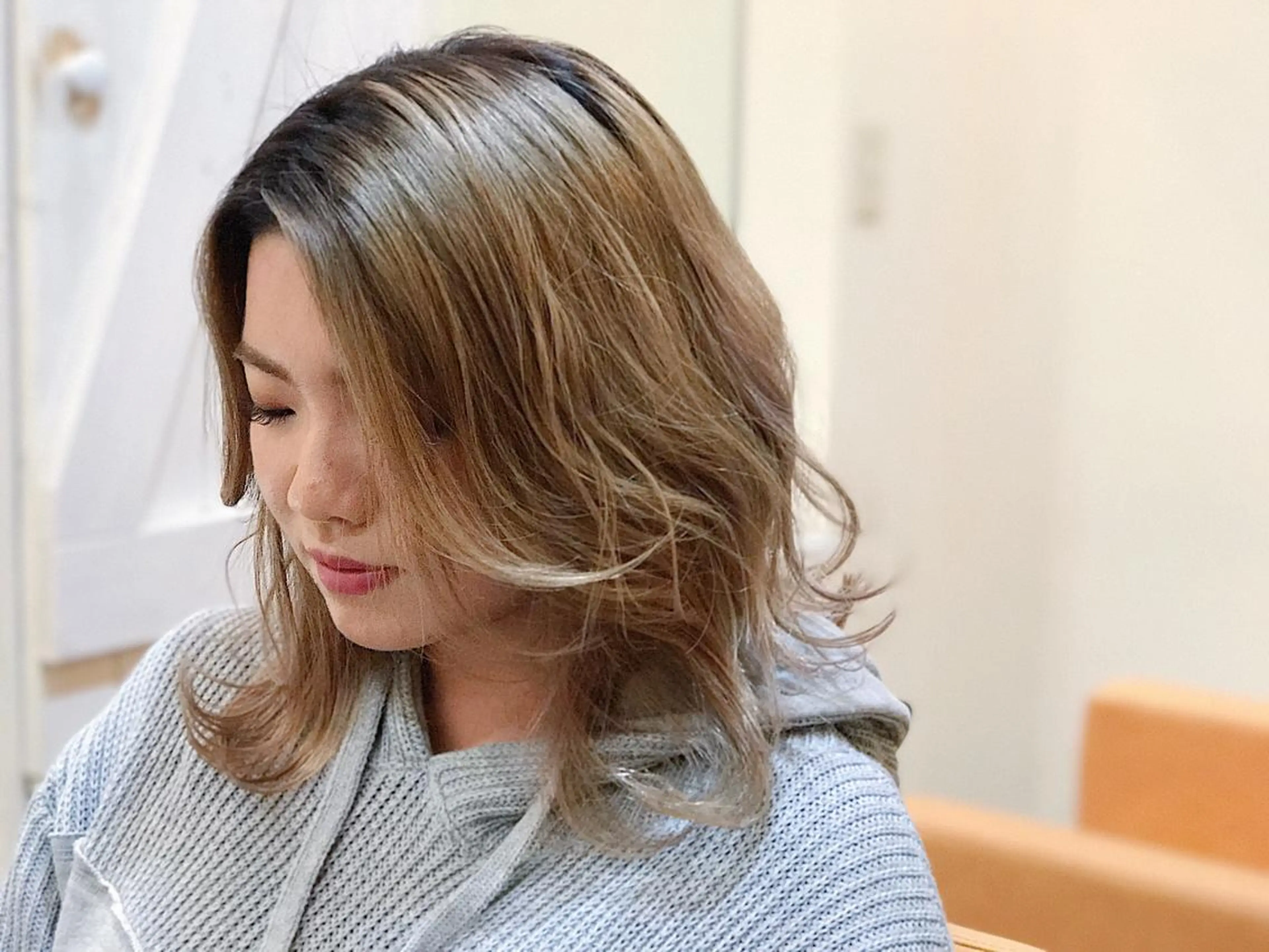 ミディアム Lond enikaのヘアスタイル