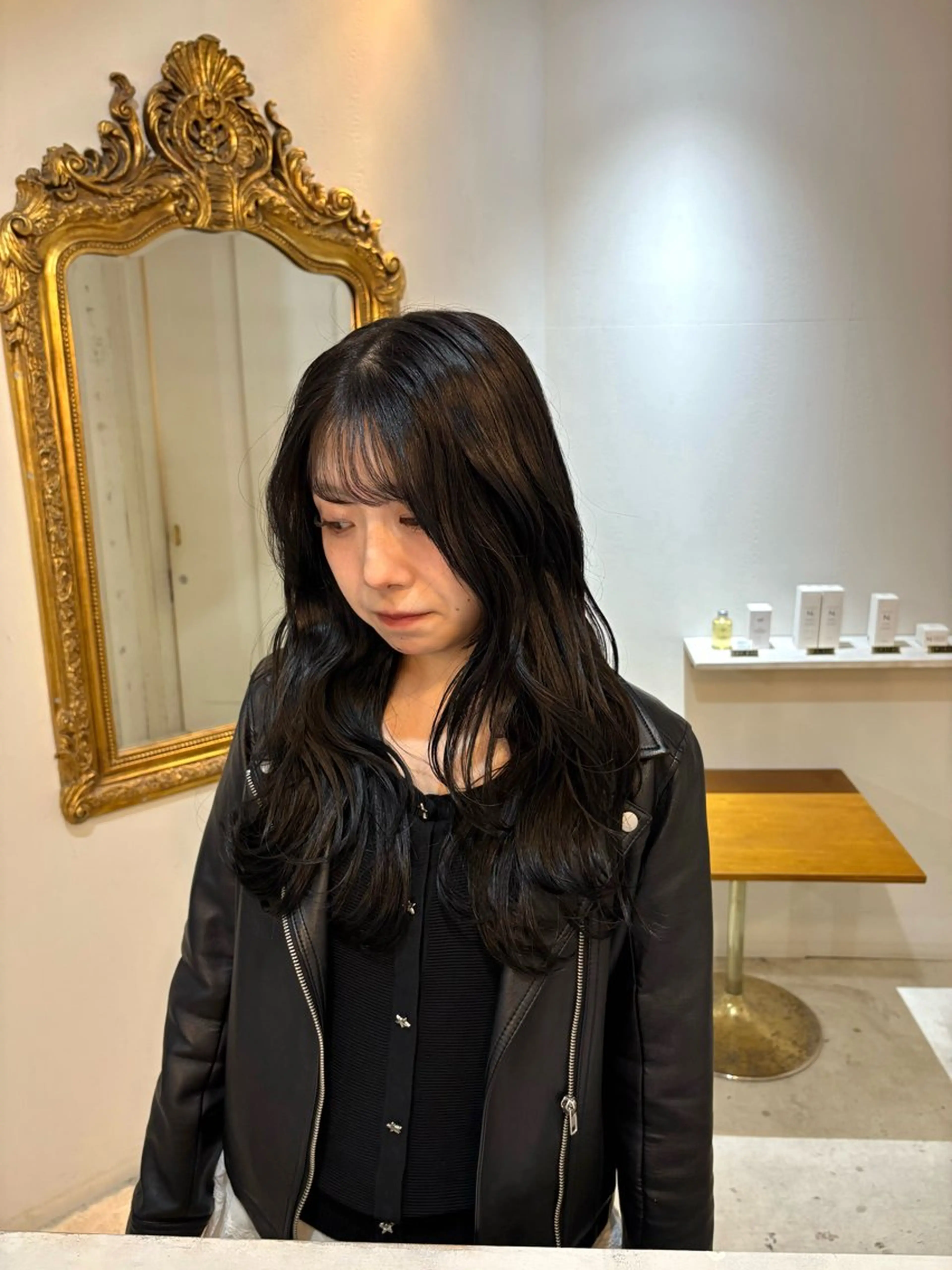 セミロング レイヤーカット カット ヘアカラー トリートメント 🩶ハイトーン🖤 URARAのヘアスタイル