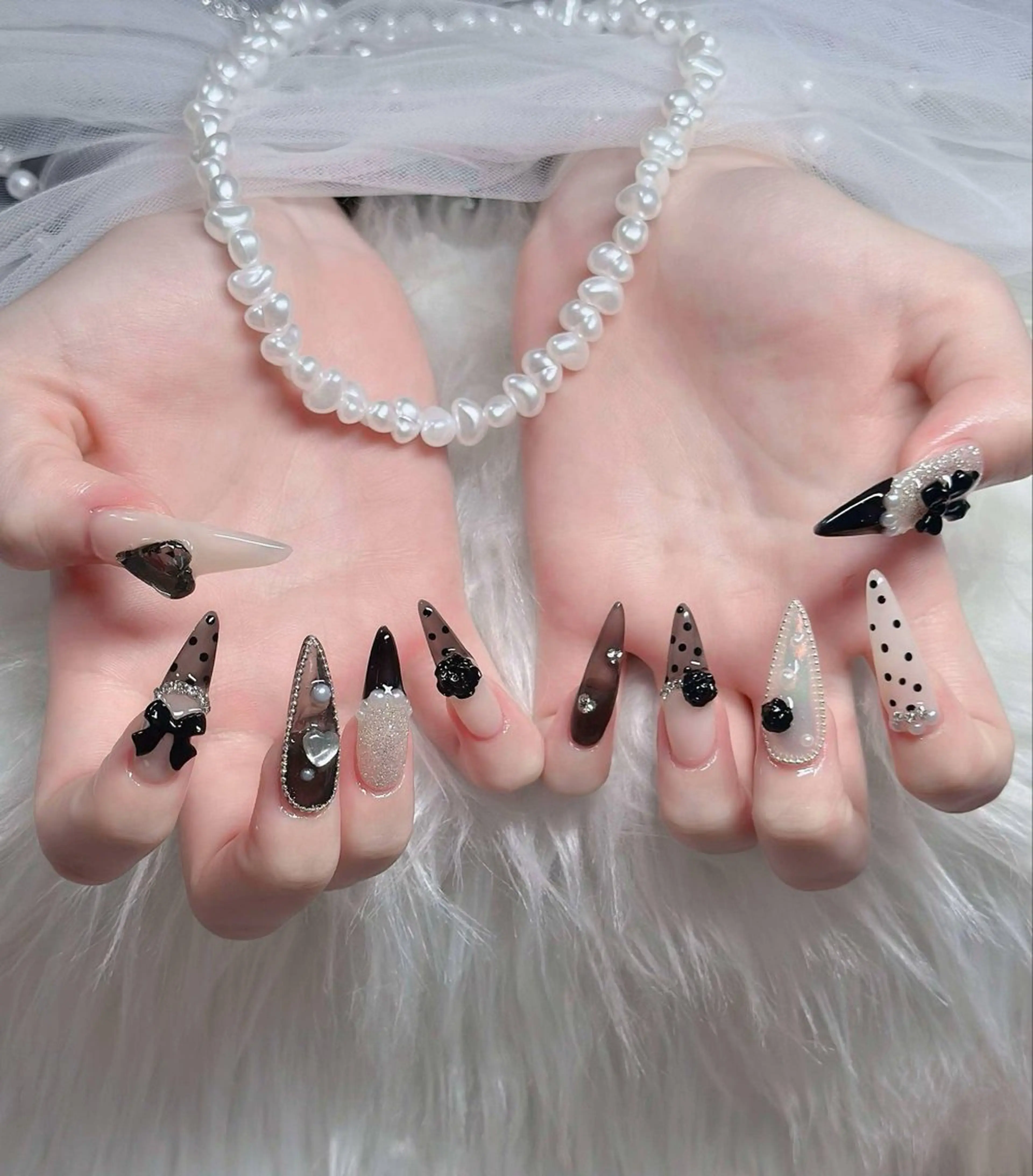 ネイル オーロラネイル フレンチネイル ジェルネイル ハロウィン キラキラネイル ハンドネイル H.baby Nail Salonのネイルデザイン