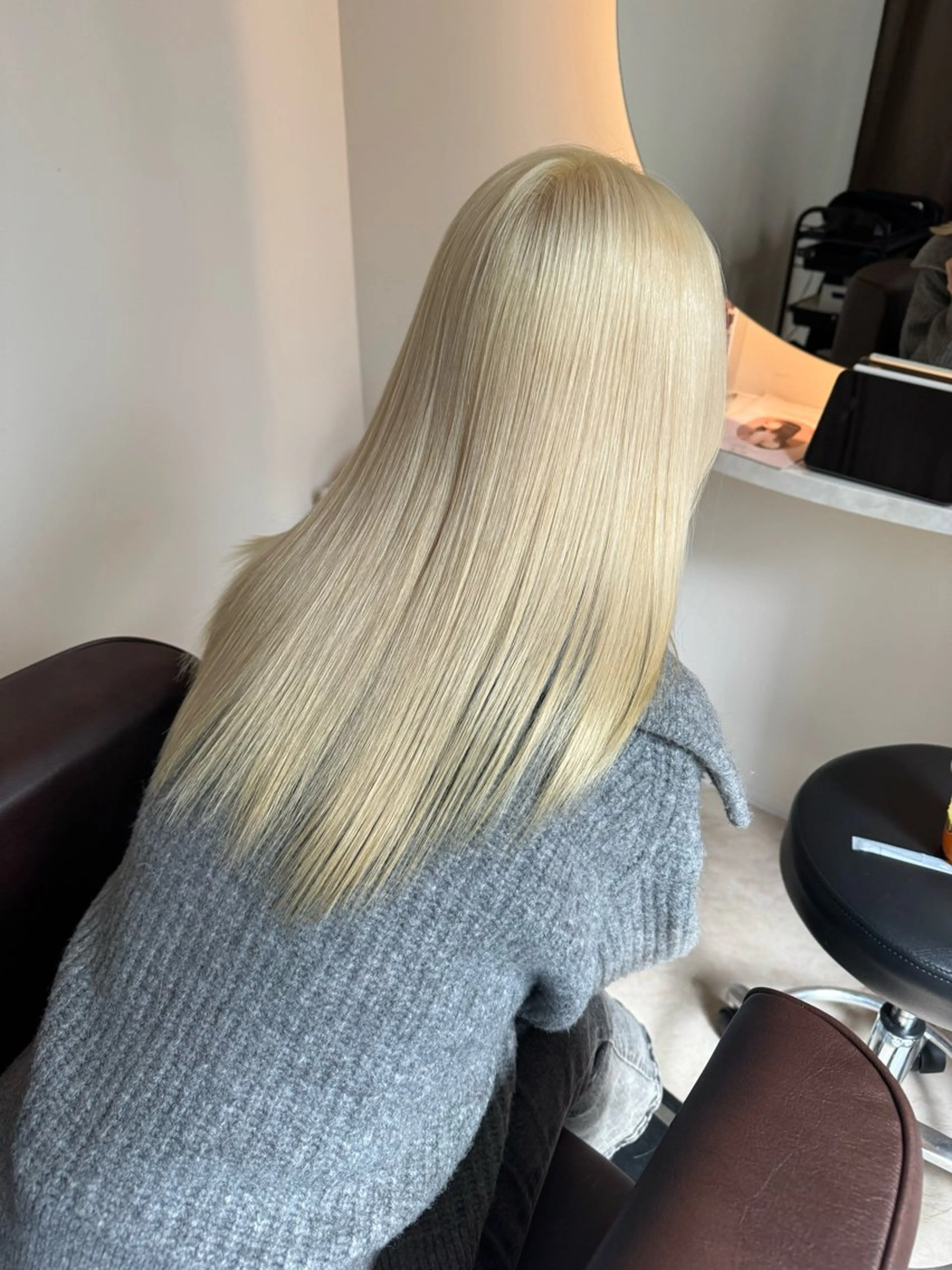 カラー ブリーチ 抜きっぱなしブロンド ブロンド ホワイトブロンド カット ヘアカラー トリートメント iga/渋谷個室🍀 ✨艶髪ハイトーン✨のヘアスタイル