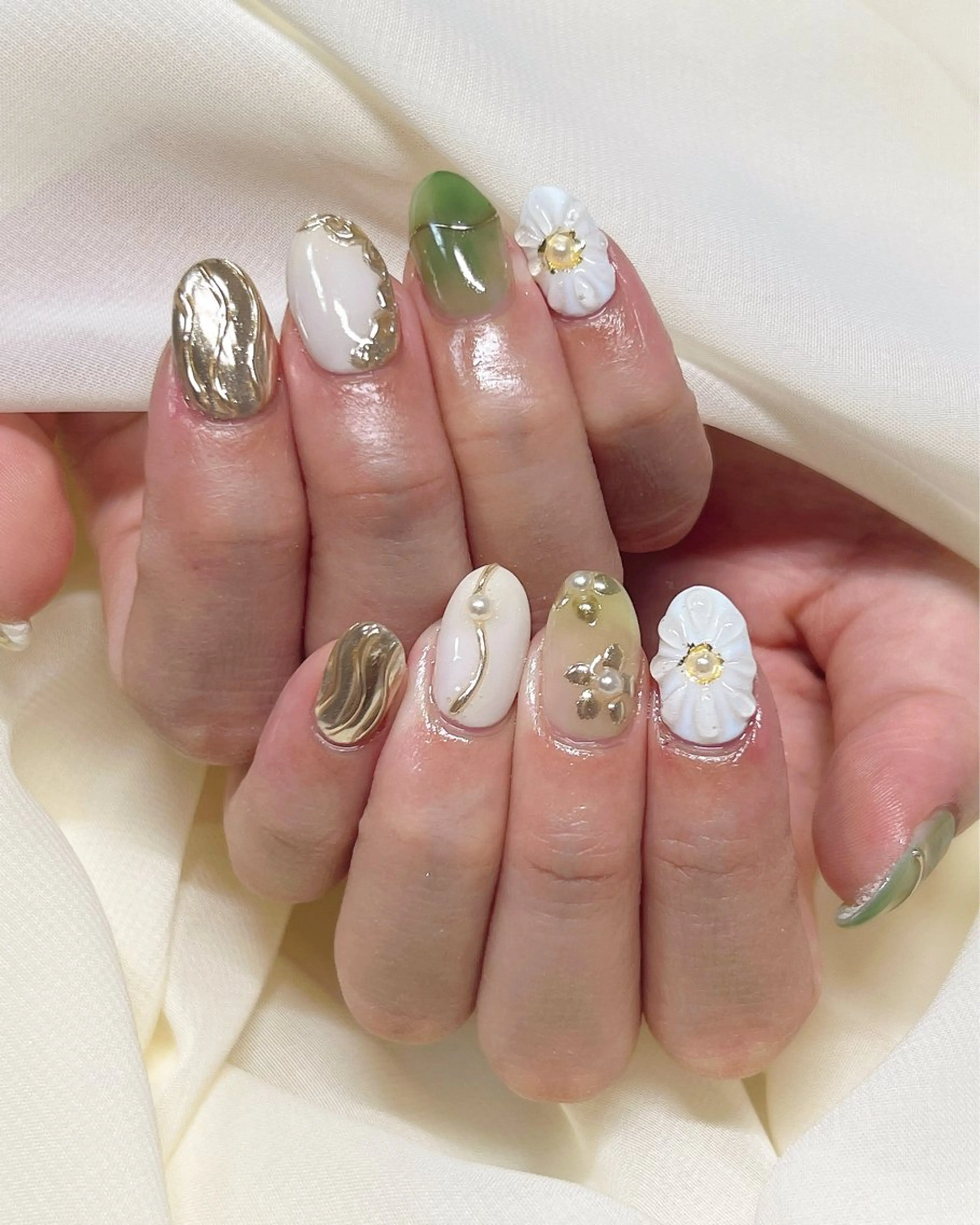 ネイル フラワーネイル グリーン 持ち込み nail salon MUAのネイルデザイン