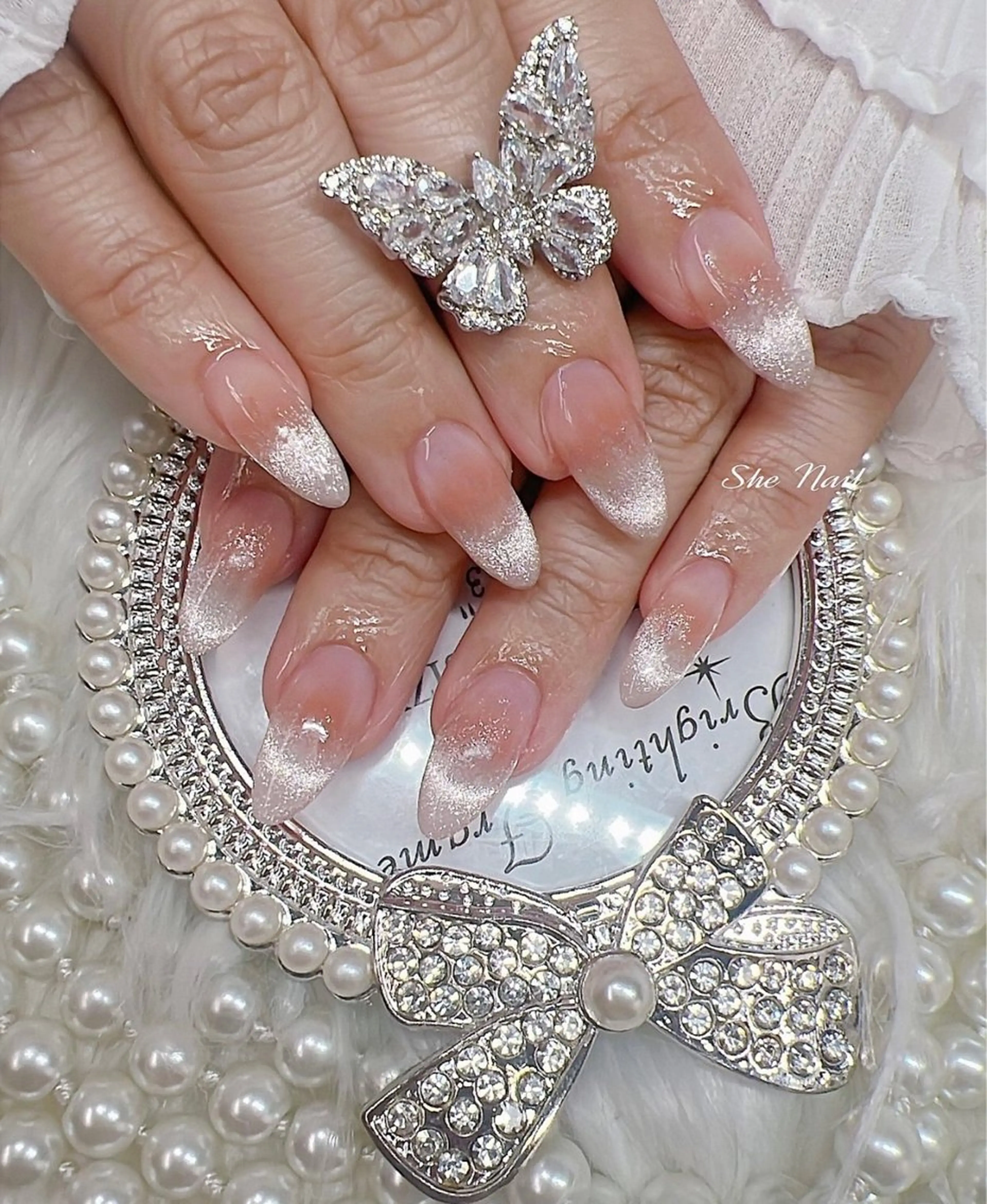 ネイル チークネイル 長さ出し フレンチネイル ガラスフレンチ キラキラネイル She   Nail所属・ISA_ BELLAのネイルデザイン