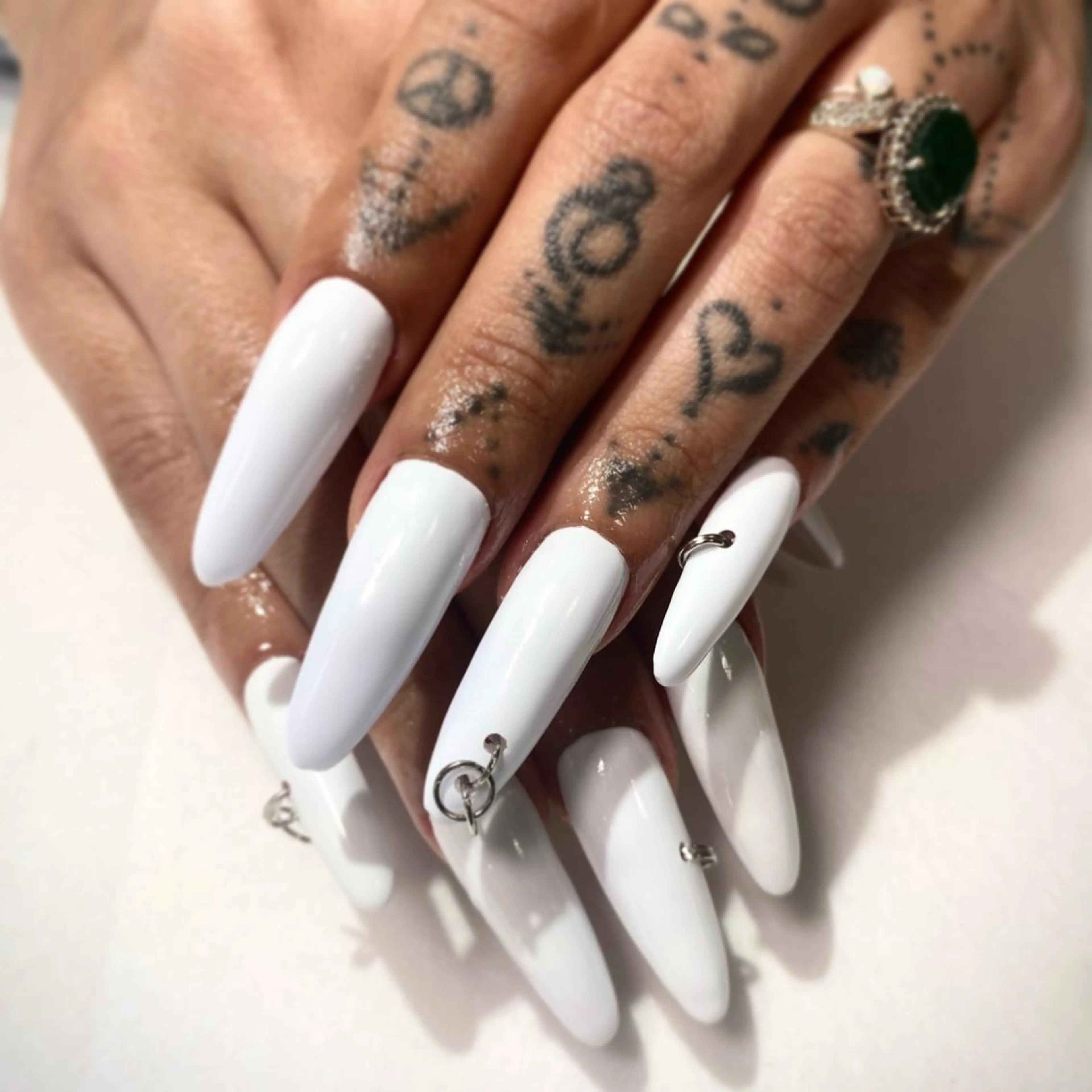 ロング ネイル ロング ロングネイル スカルプネイル for u所属・GLADnail nuanceのネイルデザイン