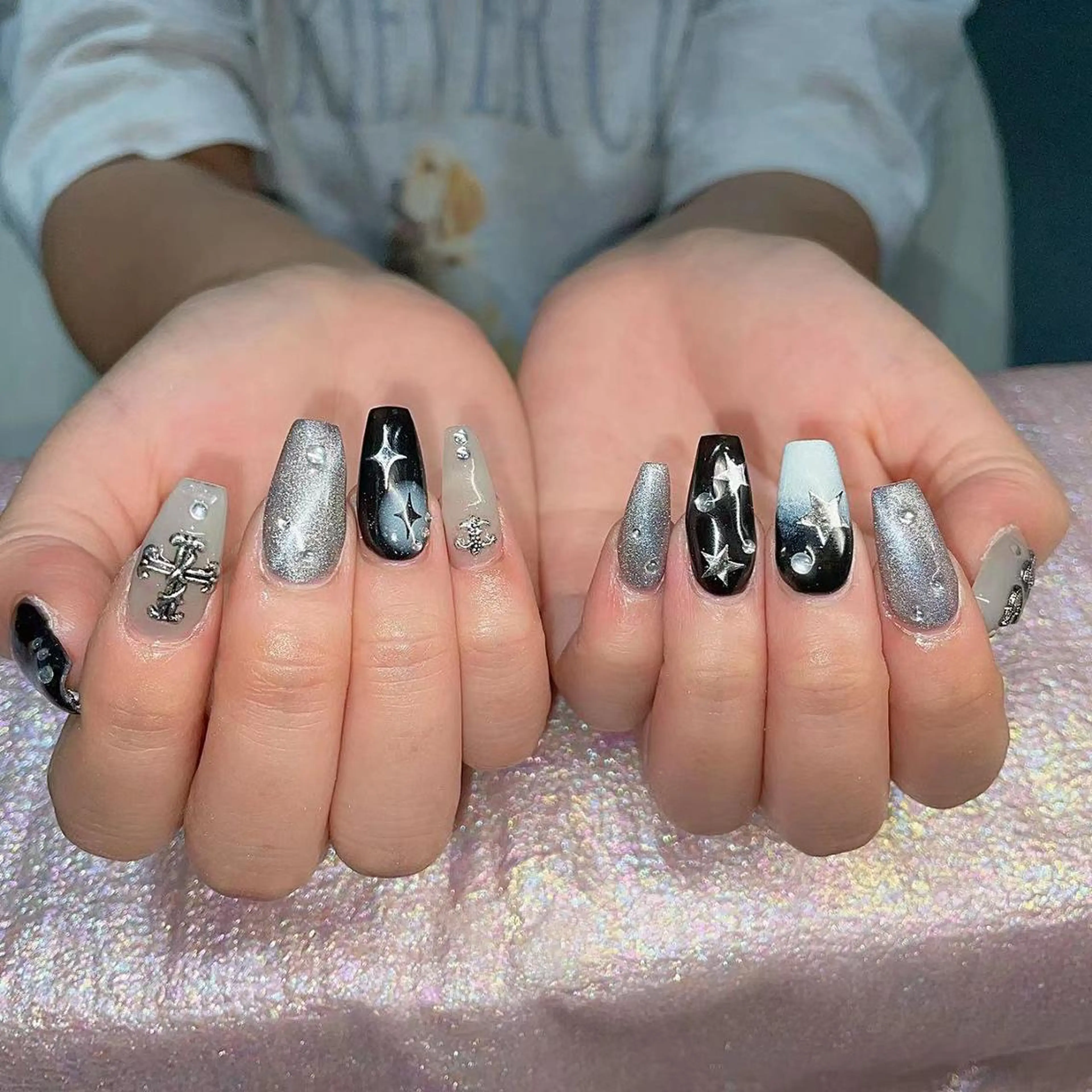 ネイル アートネイル 長さ出し ネイルチップ Queens momoのネイルデザイン