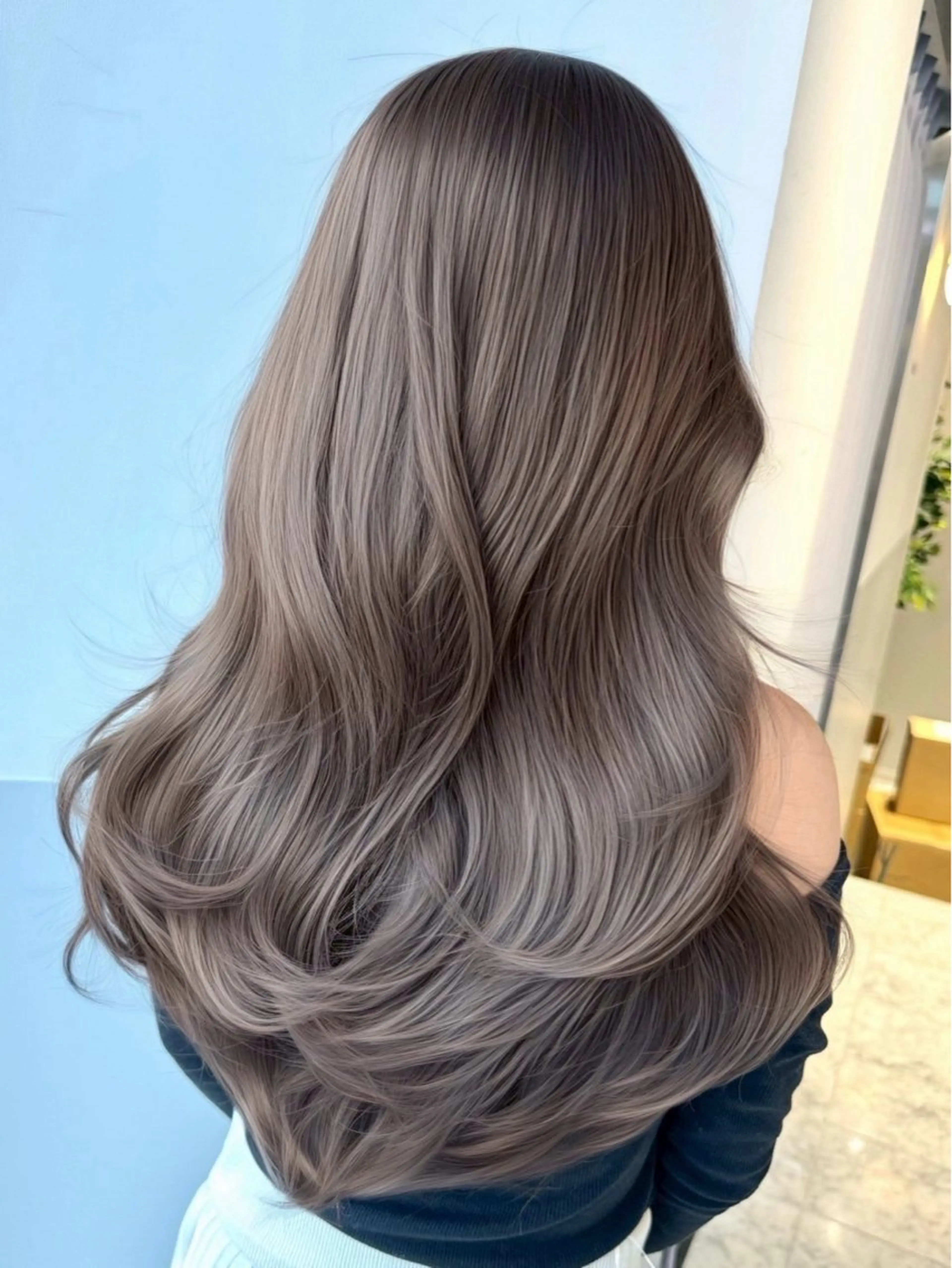 ロング ヘアカラー 韓国ヘア🇰🇷／ 艶カラー鈴木萌愛🩶のヘアスタイル