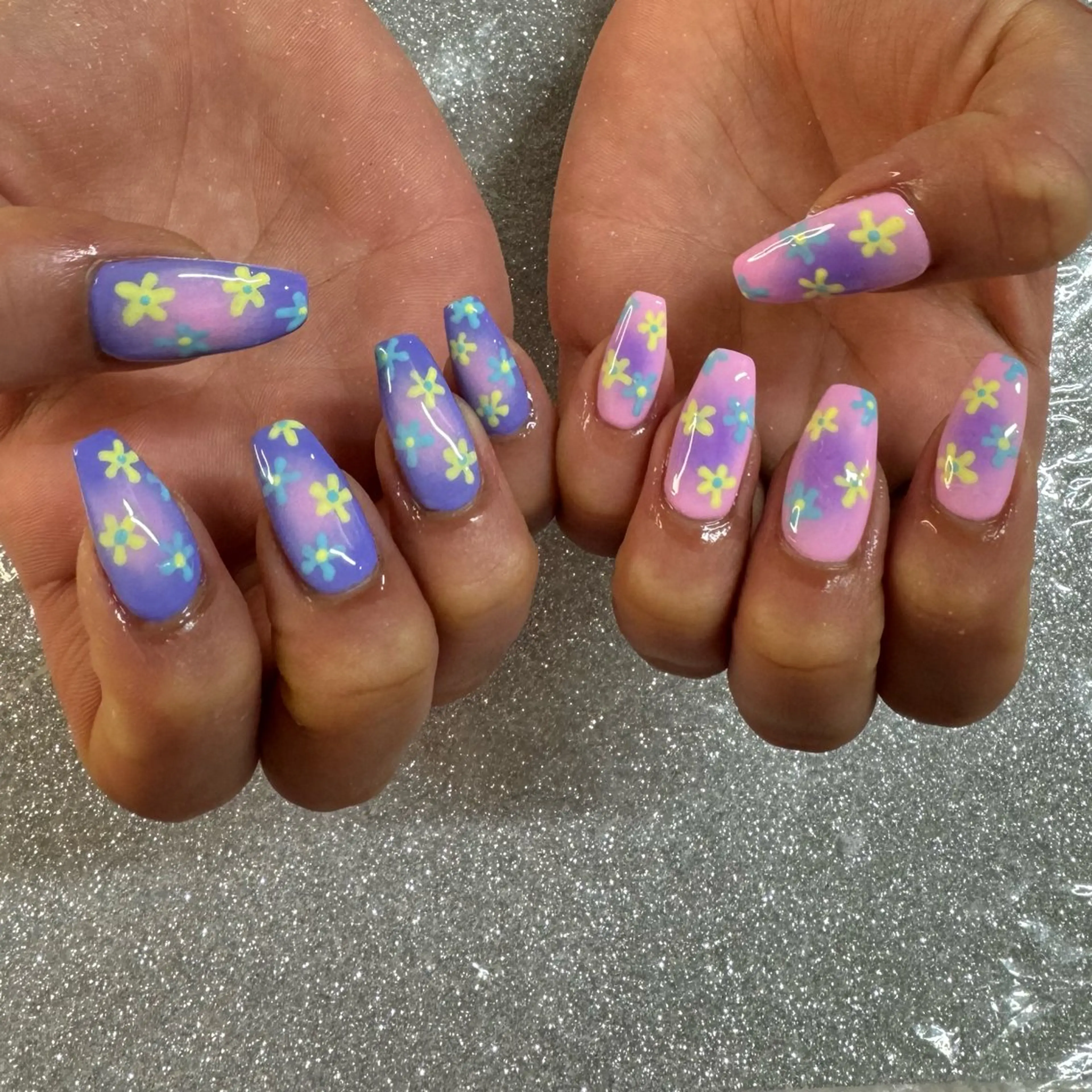 ネイル ハンドネイル VIERU 🌈🎀💖のネイルデザイン