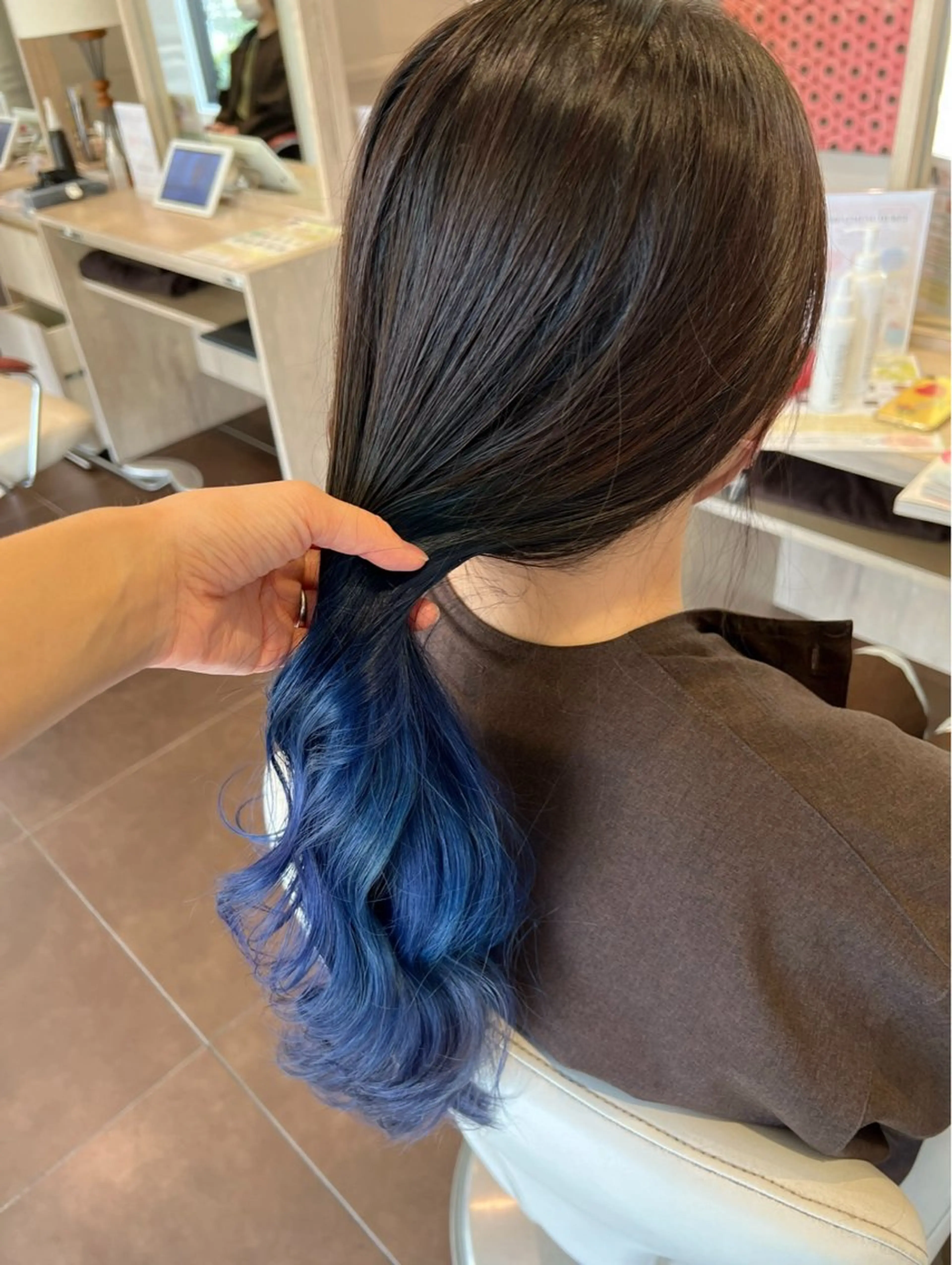 カラー 秋山 和己のヘアスタイル