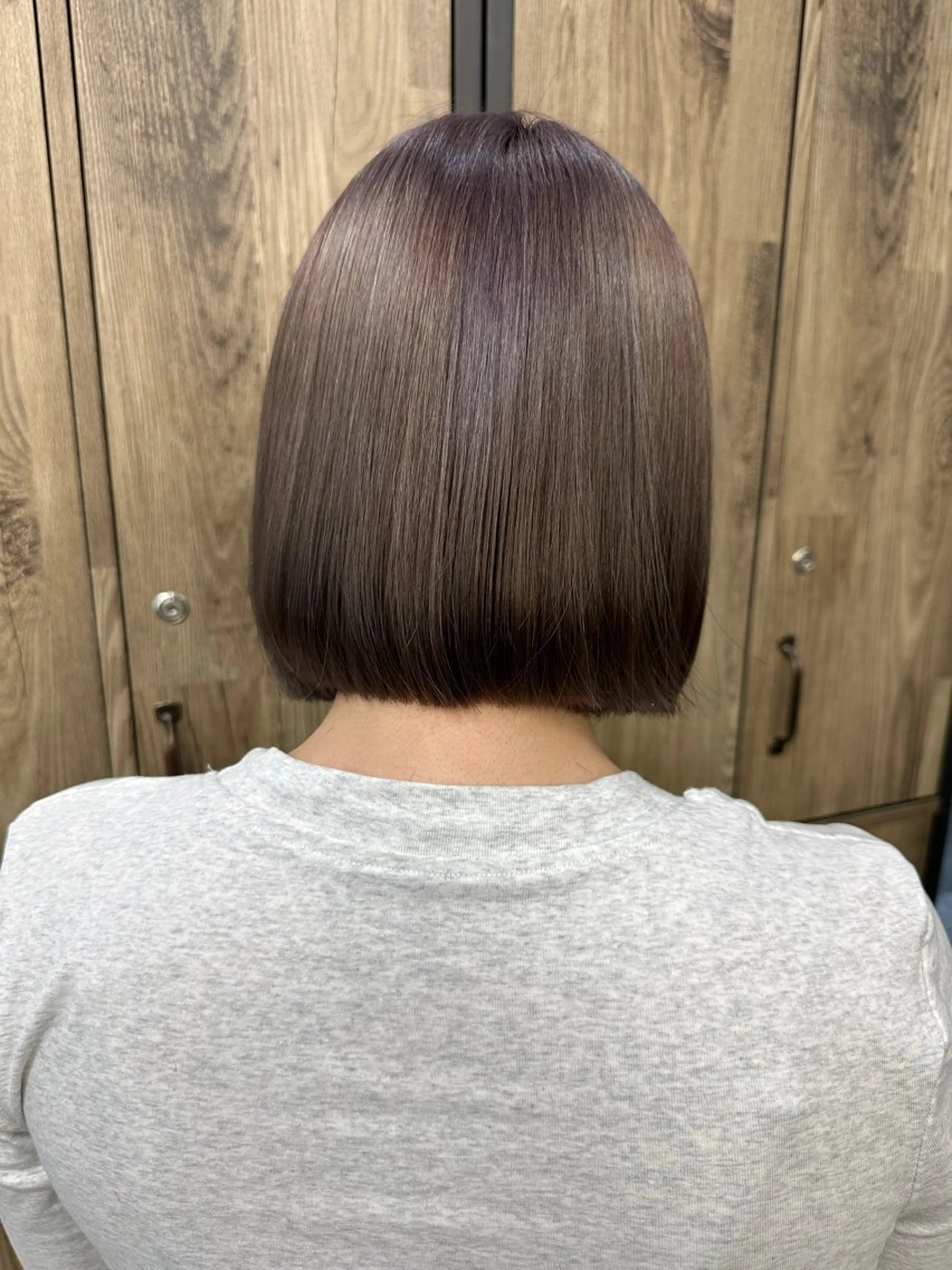 ショート ボブ カット 鈴木 菜々映のヘアスタイル