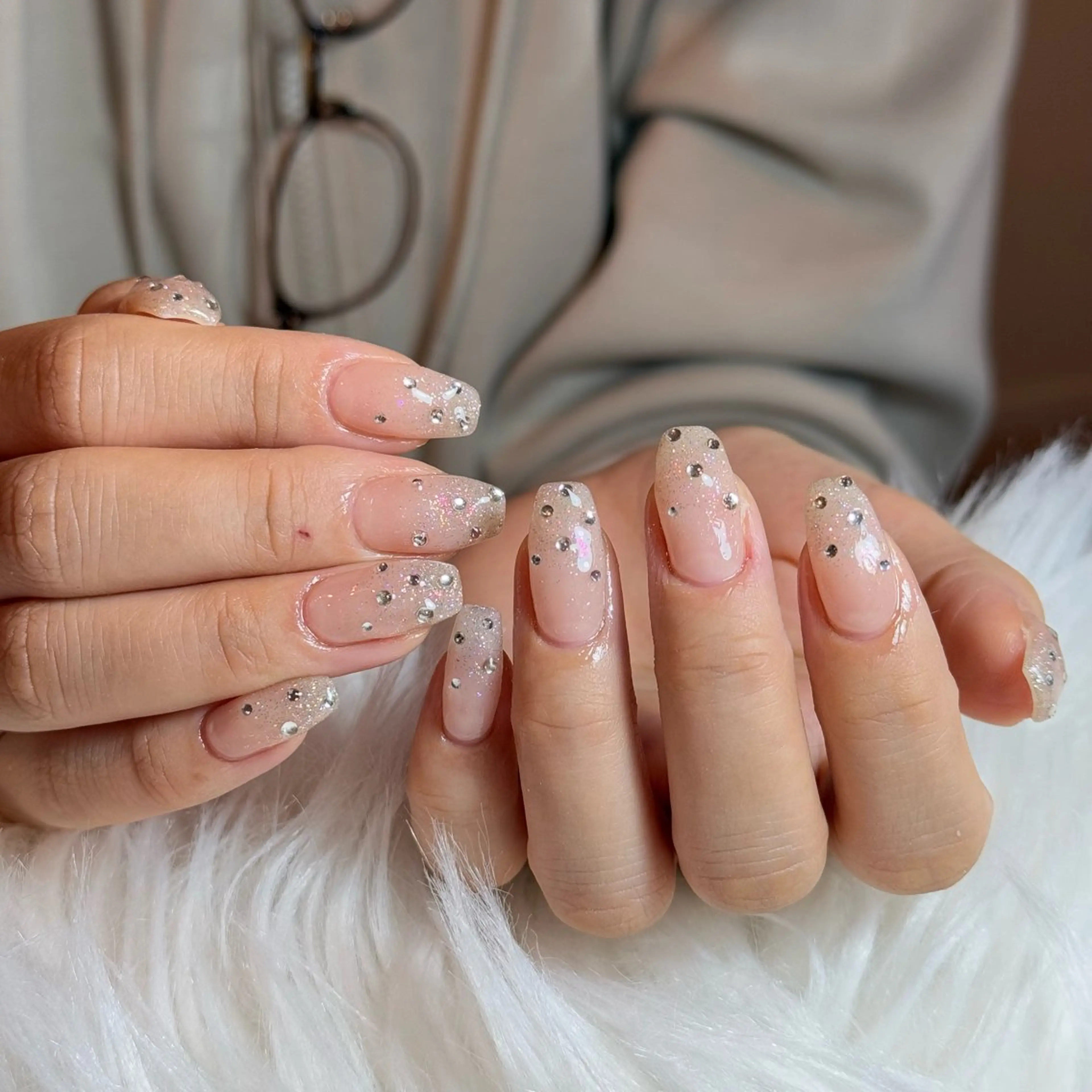 ネイル チークネイル フレンチネイル グラデーション キラキラネイル 韓国ネイル ハンドネイル Risa_ Nailのネイルデザイン