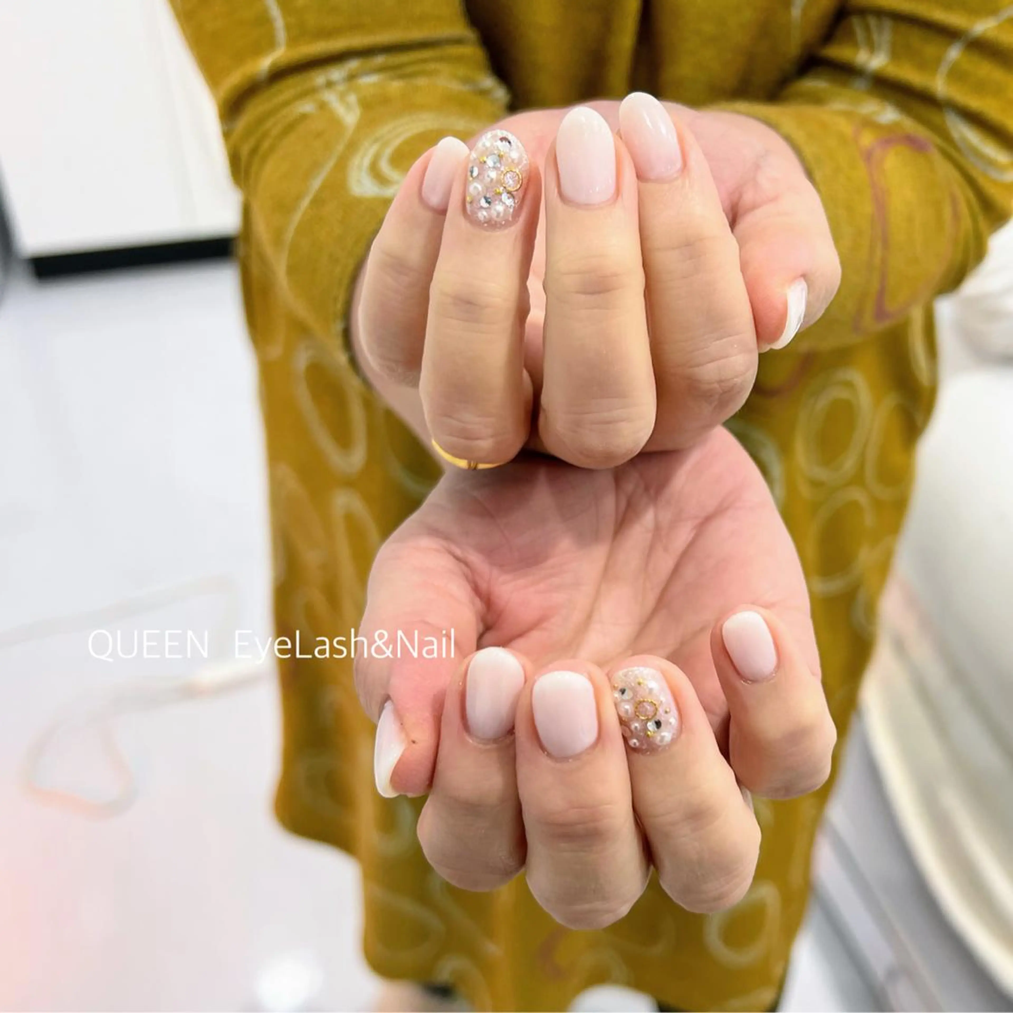 ミディアム ネイル ハンドネイル Bloom Nail 桜井のネイルデザイン