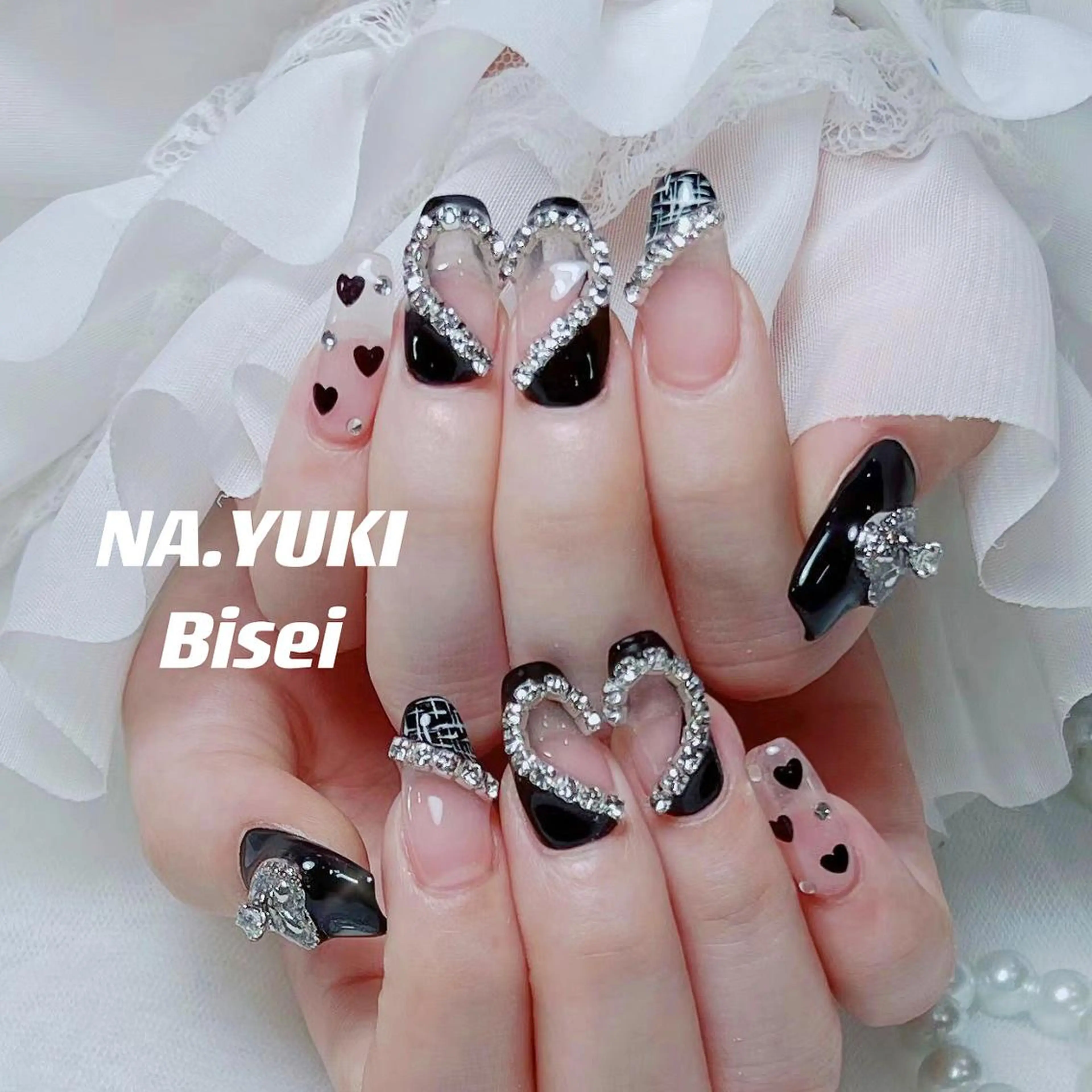 ネイル 🦋 Queenieのネイルデザイン