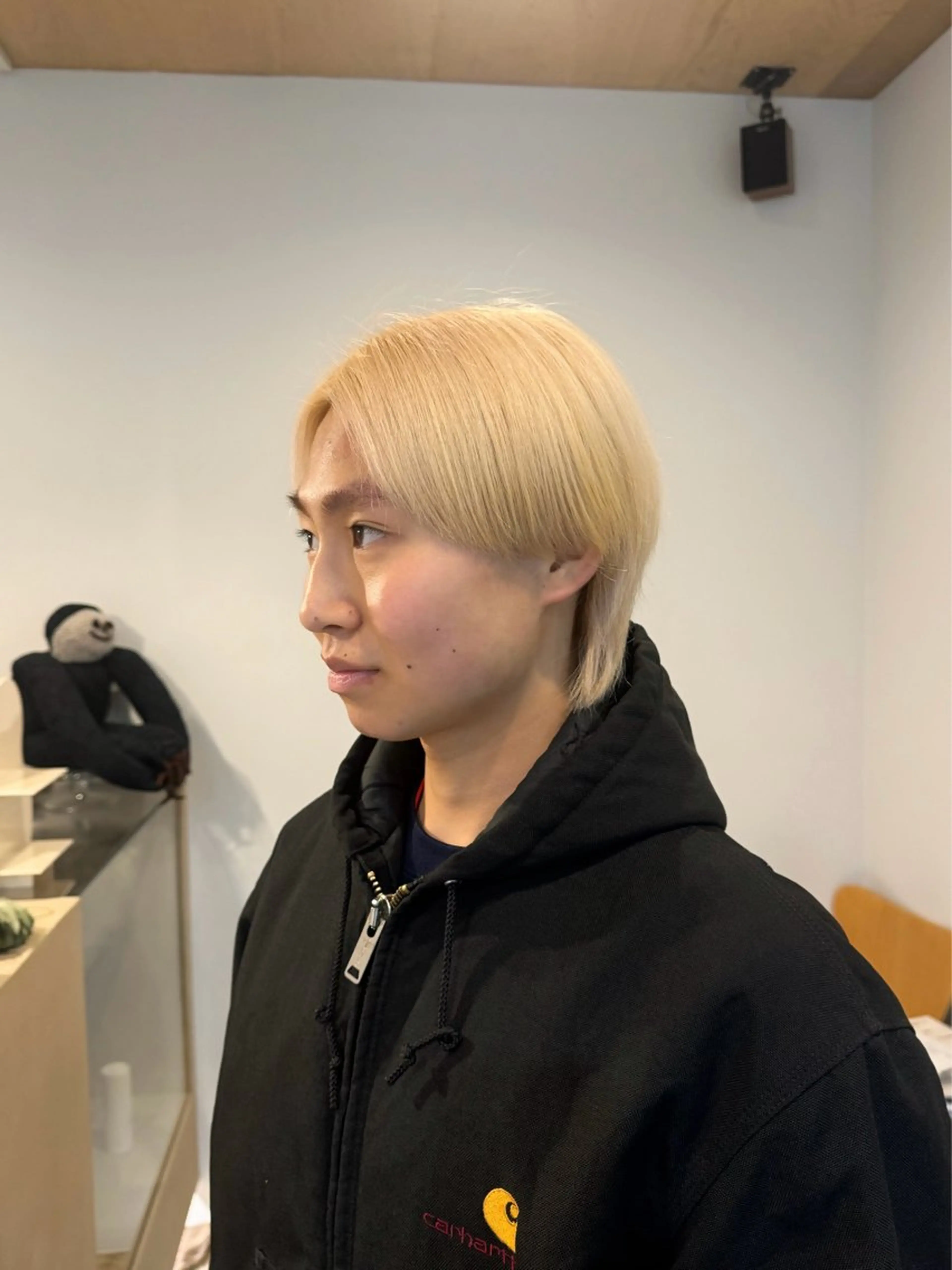 ショート カラー ブリーチ 抜きっぱなしブロンド ブロンド ヘアカラー トリートメント 咲良 / allum 鈴鹿のヘアスタイル