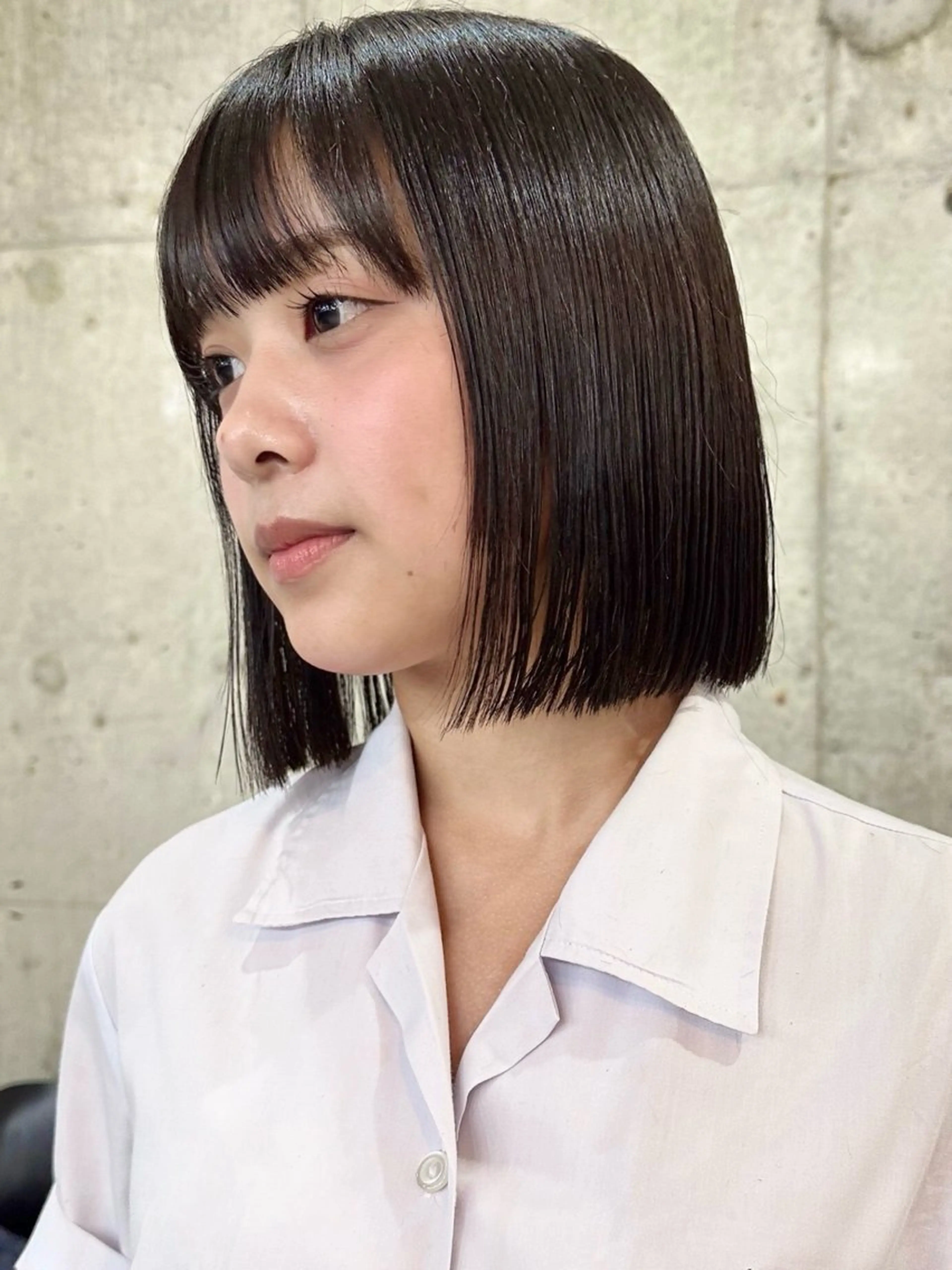 ショート 切りっぱなしボブ ショートボブ ボブ くびれヘア 顔まわりレイヤー 切りっぱなしボブ/ デザインカラー店長のヘアスタイル