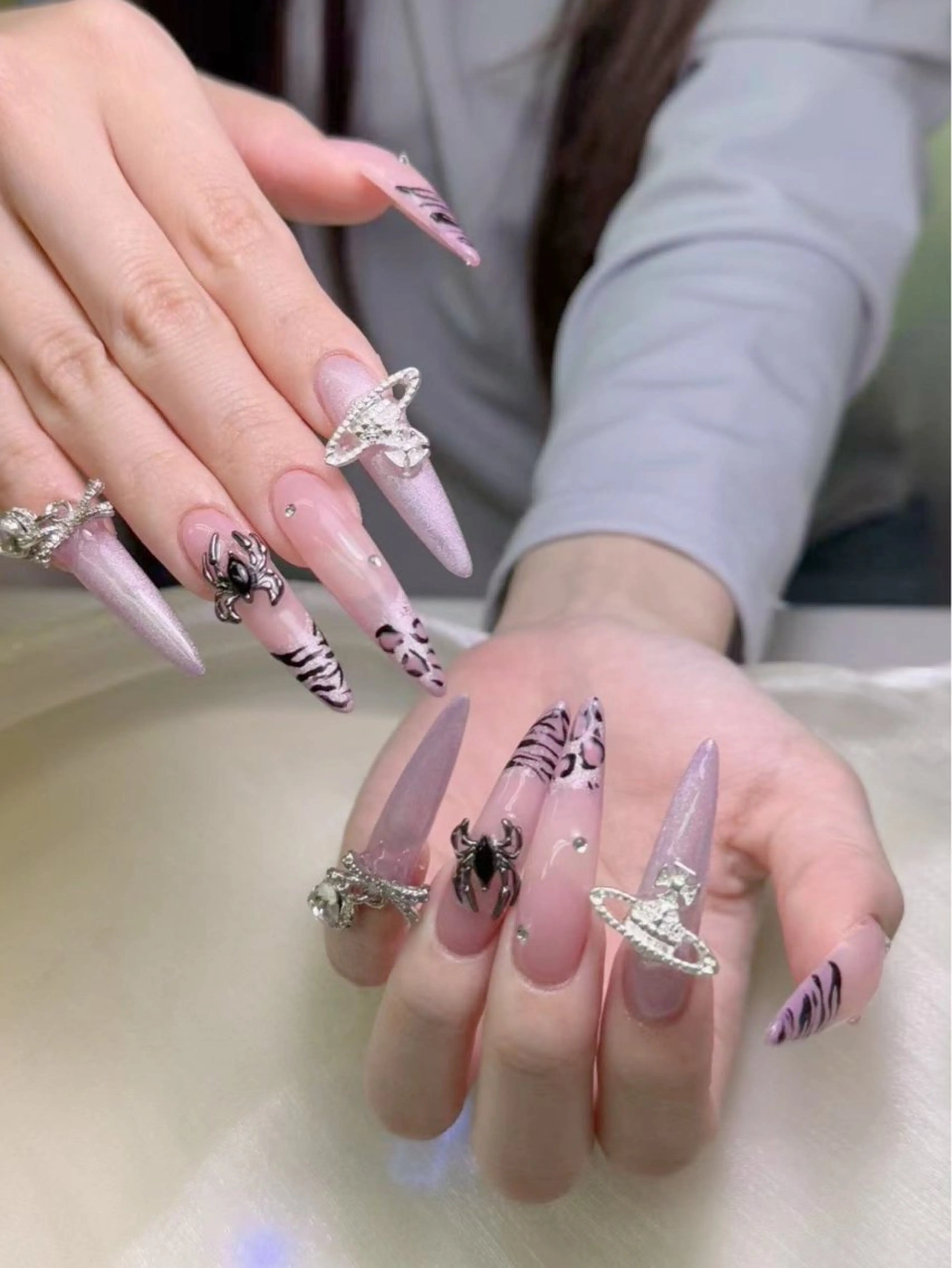 ネイル lucky nail 歌舞伎町のネイルデザイン